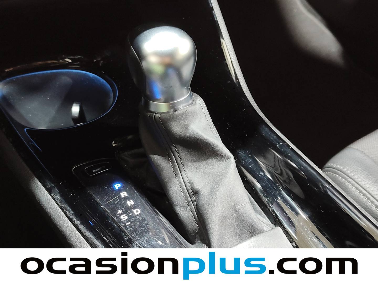 Foto Toyota C-HR Toyota C-HR 180H Advance (184 CV)