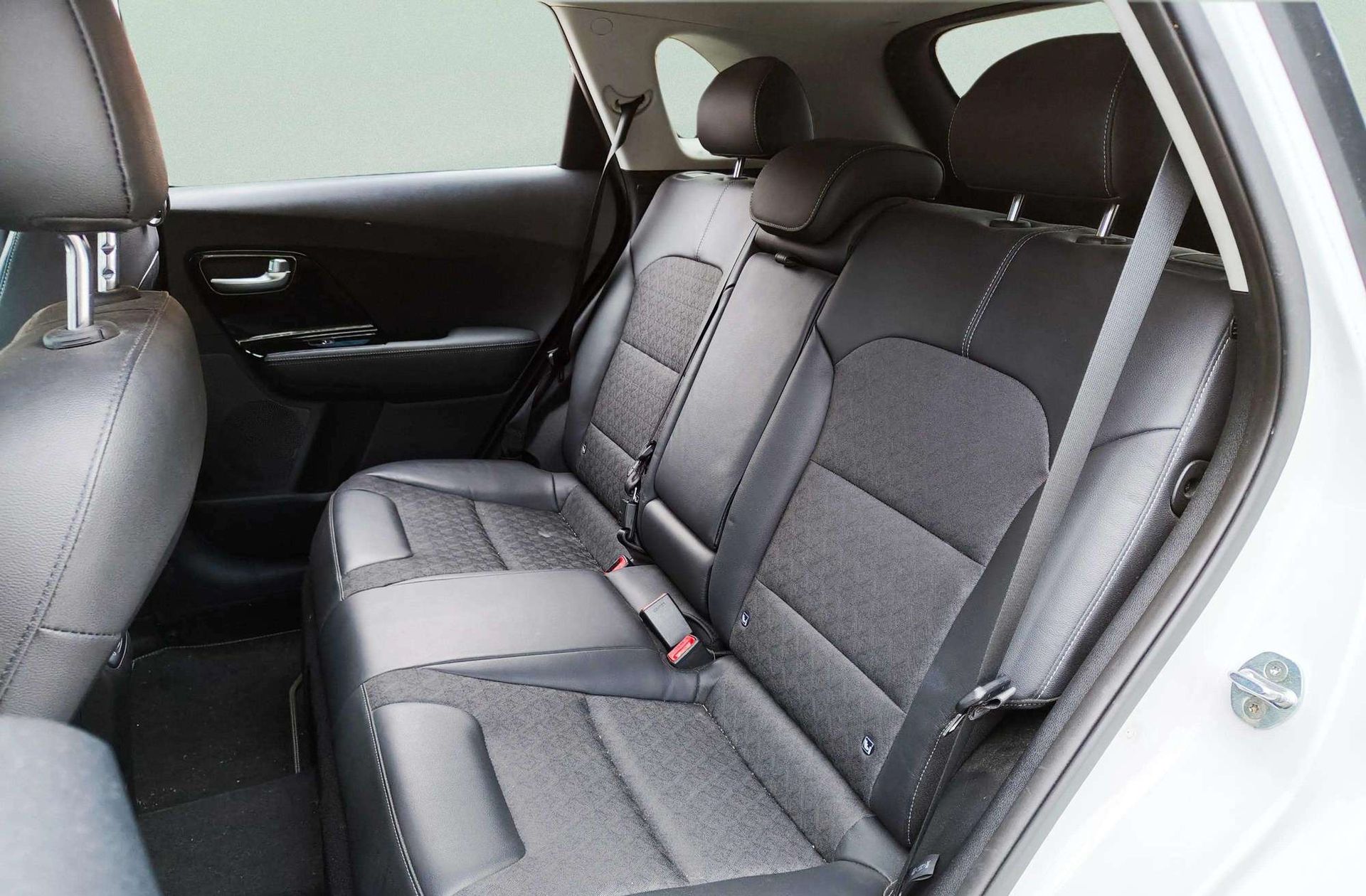 Kia Niro 1.6 GDi PHEV Híbrido Emotion - foto 13