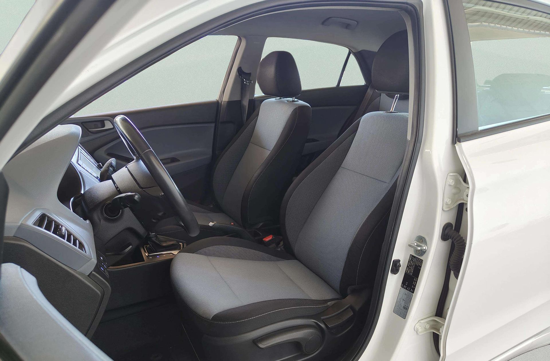 Hyundai i20 1.4 MPI Link - foto 10
