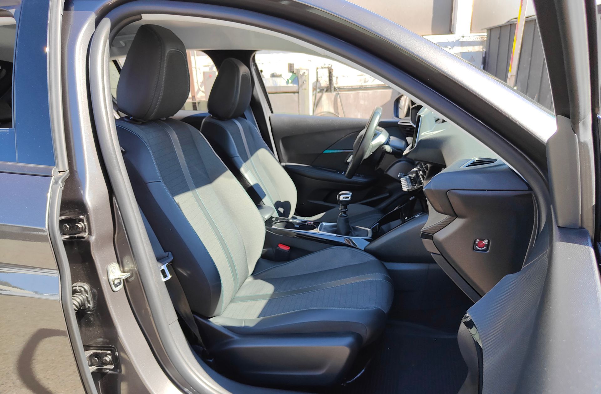 Peugeot 208 BlueHDi 100 Allure Pack - foto 18