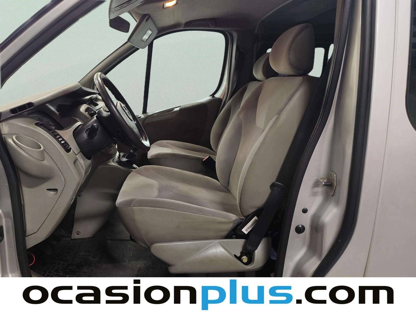 Foto asientos delanteros Opel Vivaro Opel Vivaro Combi 2.5 CDTI Corto 2.9t (135 CV) Camperizada 4 Plazas