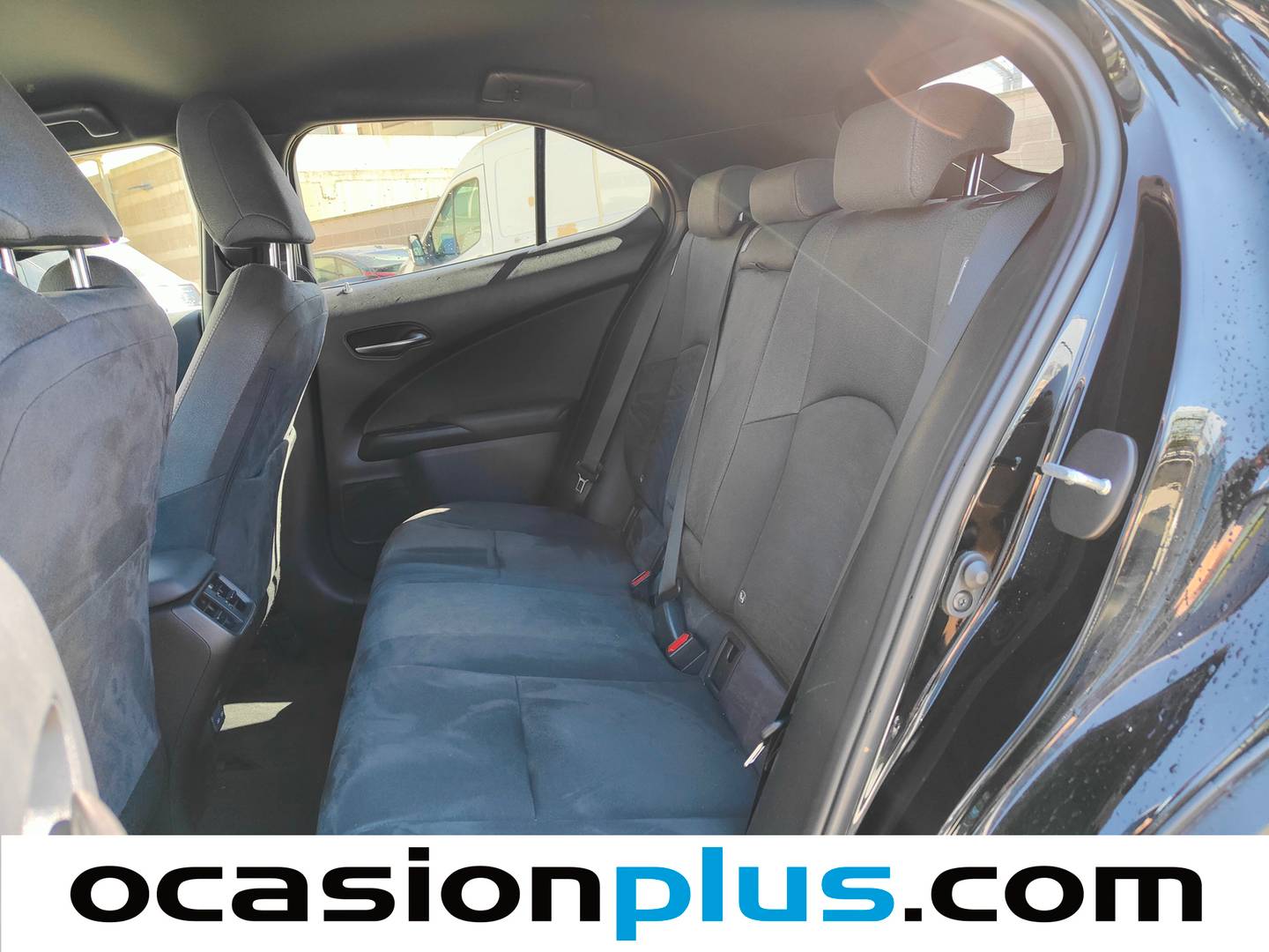 Foto asientos traseros Lexus UX Lexus UX 250h Premium (184 CV)