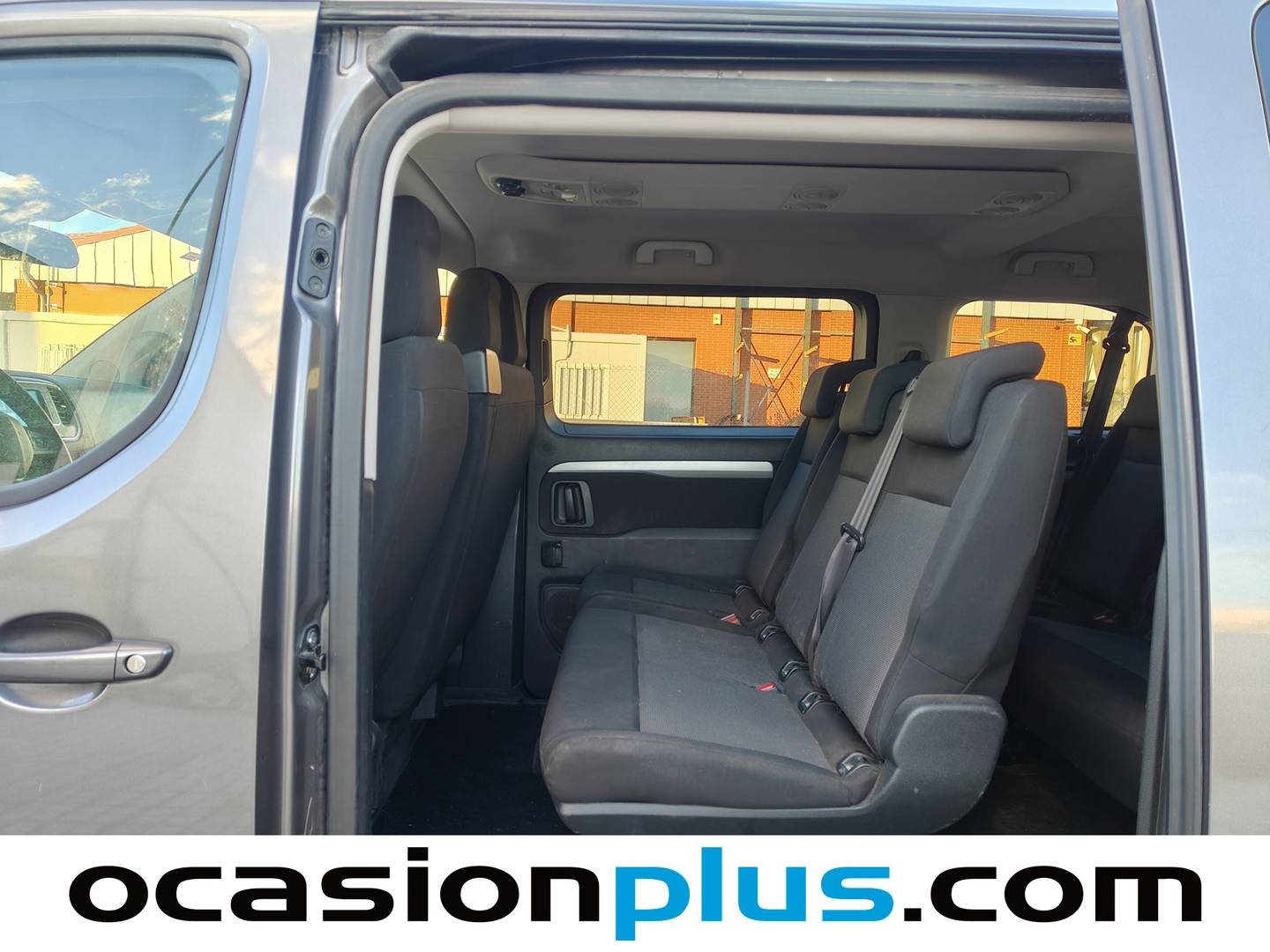 Foto Peugeot Traveller Peugeot Traveller 2.0 BlueHDi Business Standard (150 CV) 9 PLAZAS