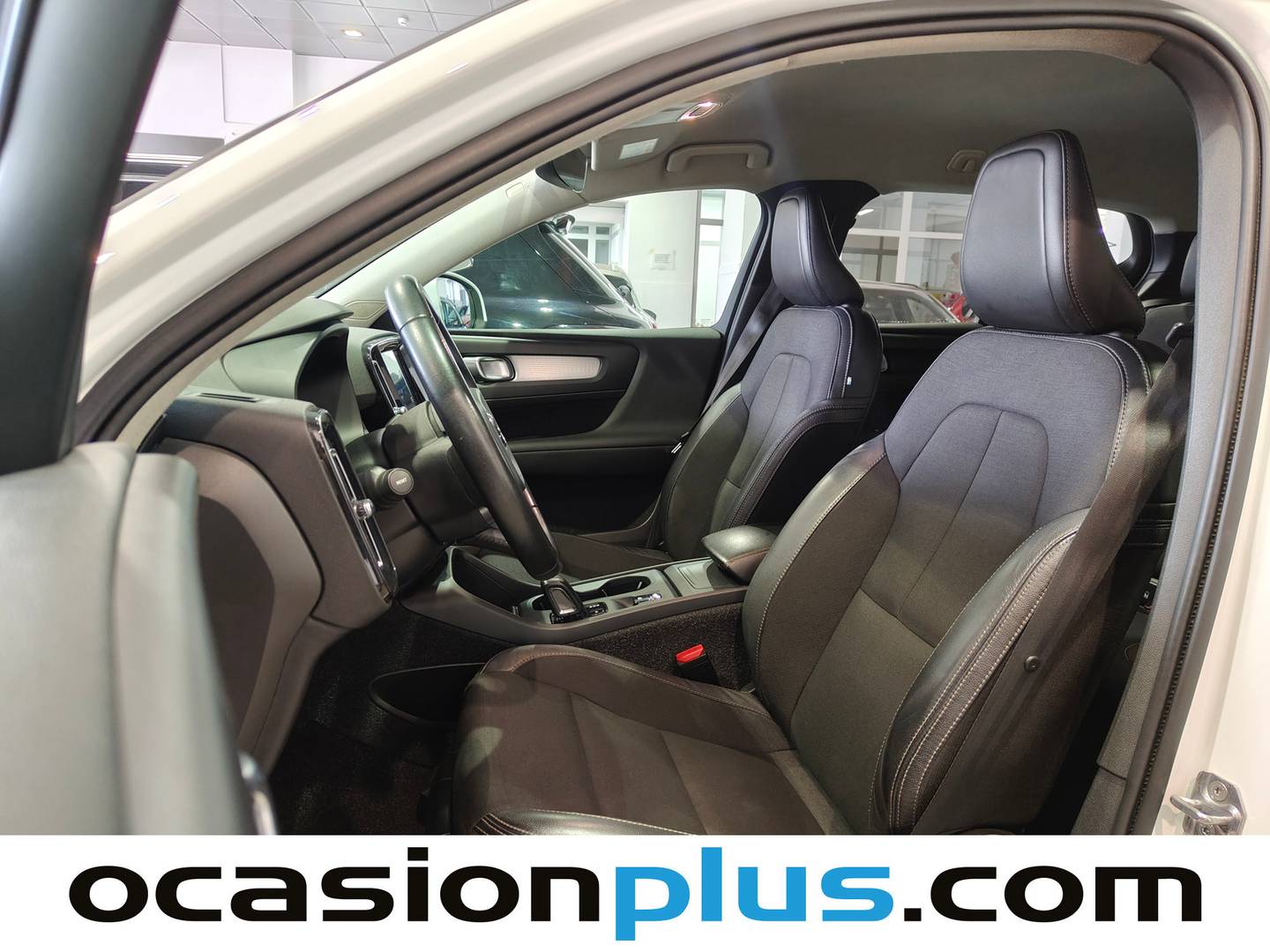 Foto asientos delanteros Volvo XC40 Volvo XC40 T3 Business Plus Auto  (163 CV)