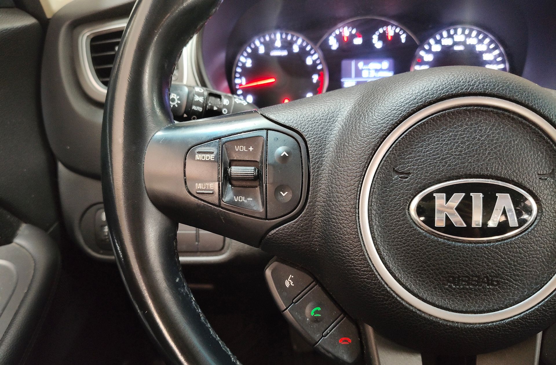 Kia Carens 1.6 GDi Concept - foto 26