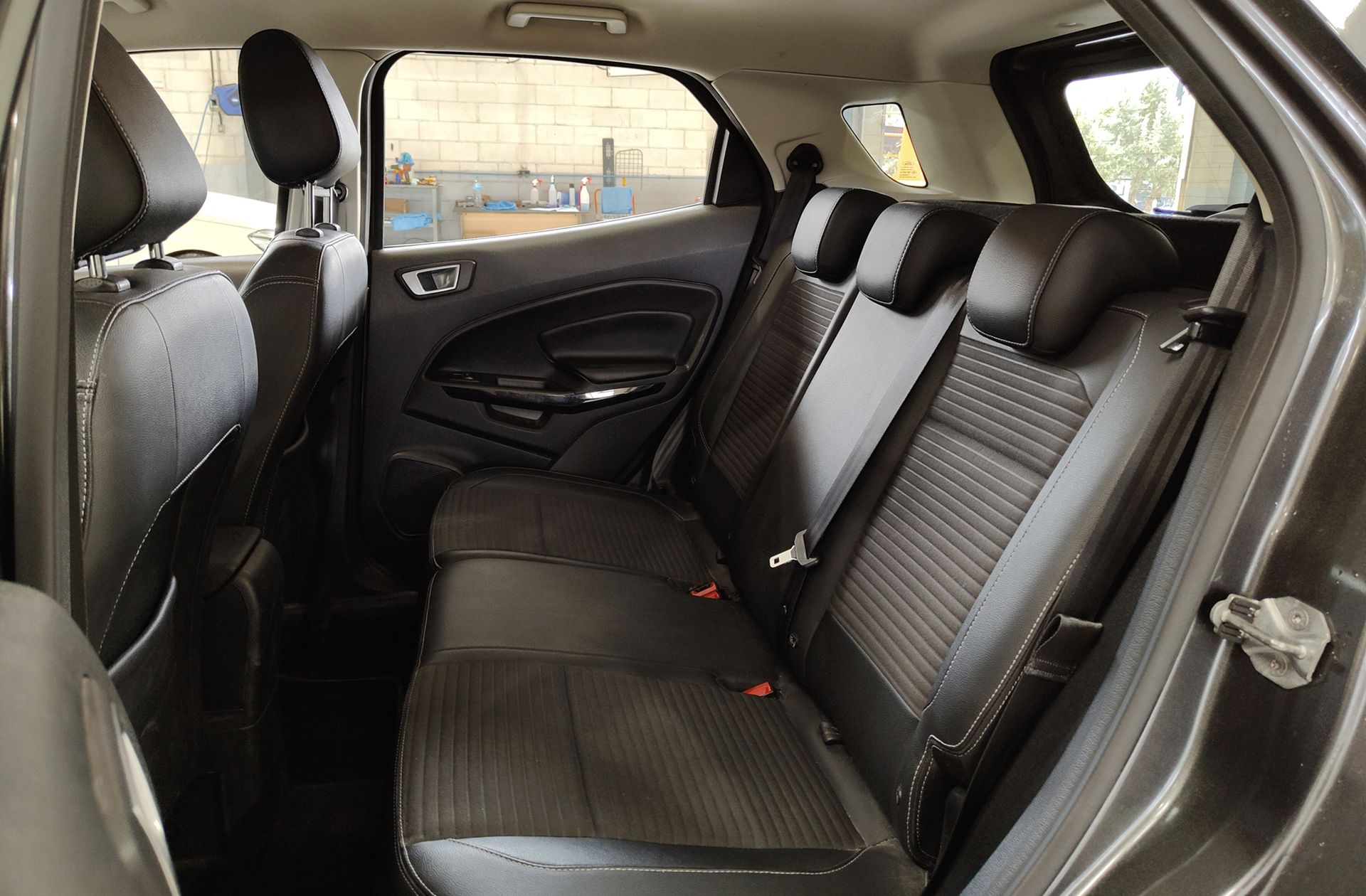 Ford EcoSport 1.0T EcoBoost Titanium - foto 11