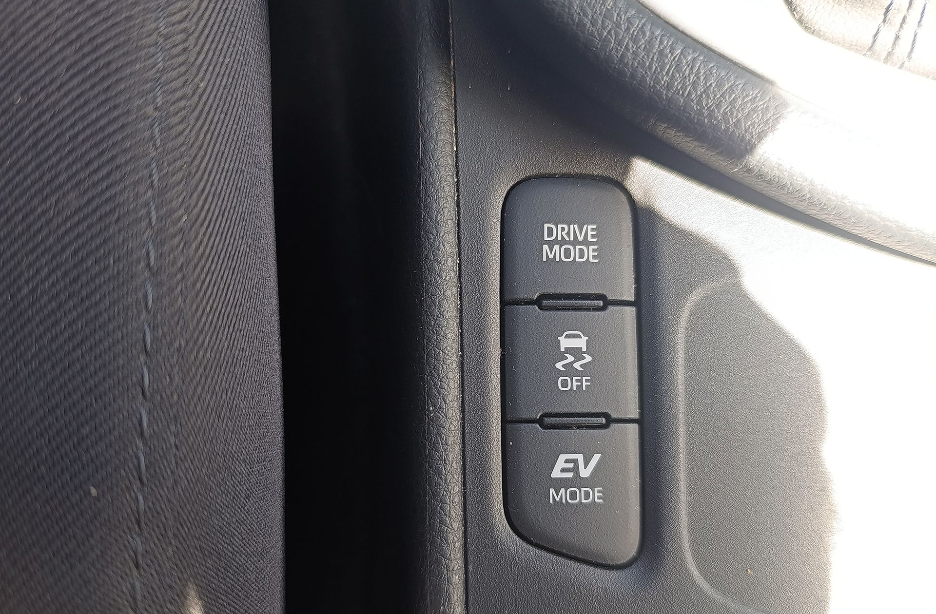 Toyota Yaris 120H Active Plus - foto 29