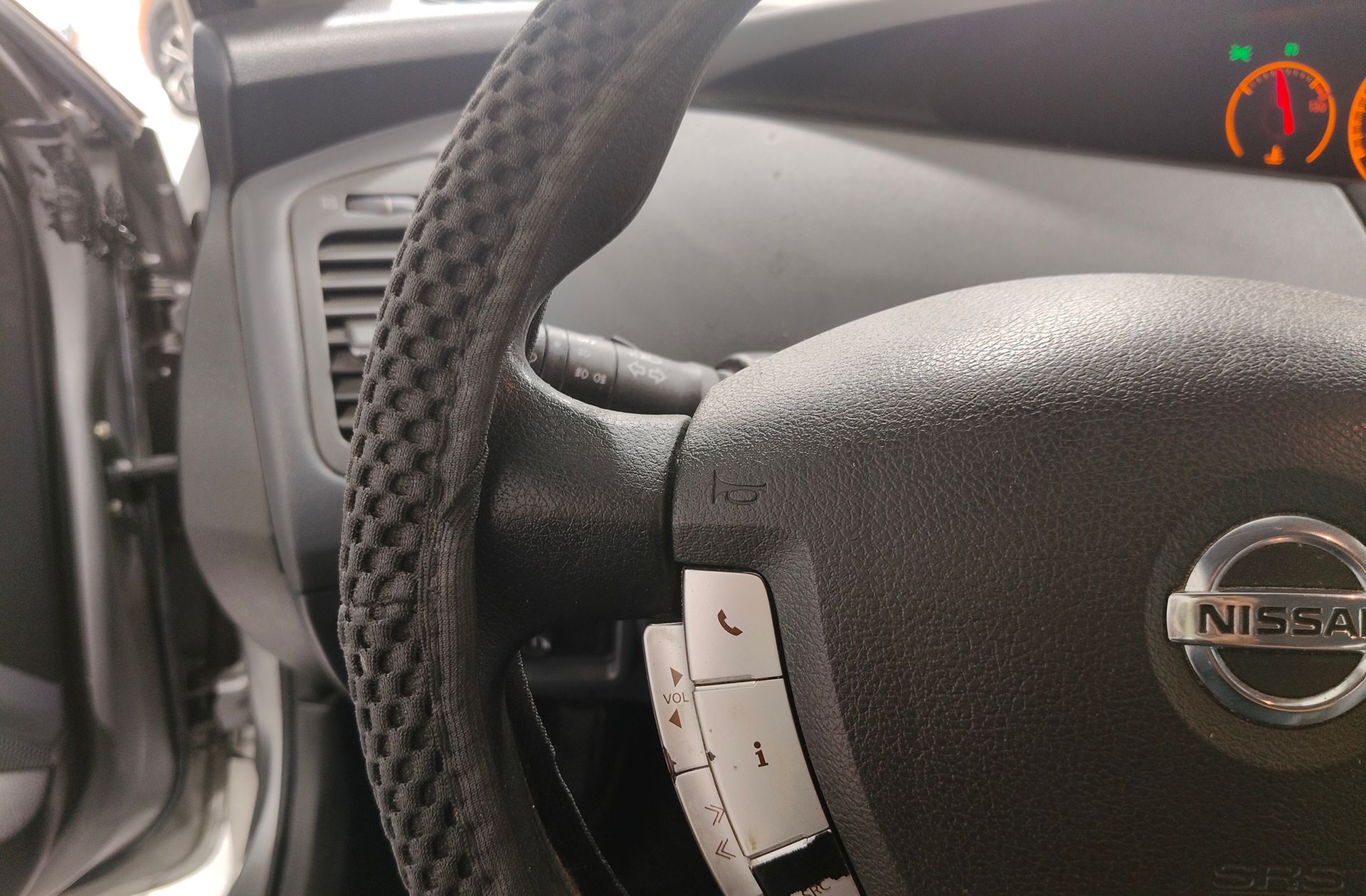 Nissan Primera 1.6 Visia - foto 17