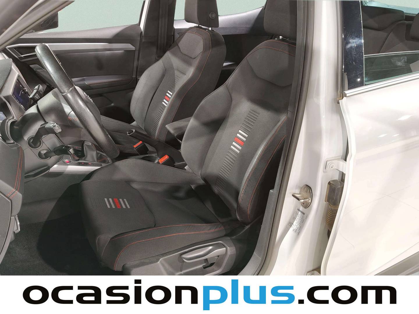 Foto asientos delanteros Seat Arona Seat Arona 1.0 TGI GNC FR  (90 CV)