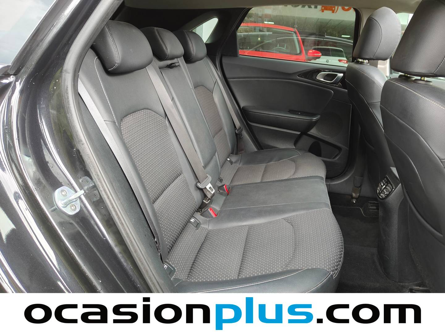Foto asientos traseros KIA Ceed KIA Ceed 1.0 T-GDi Launch Edition (140 CV)