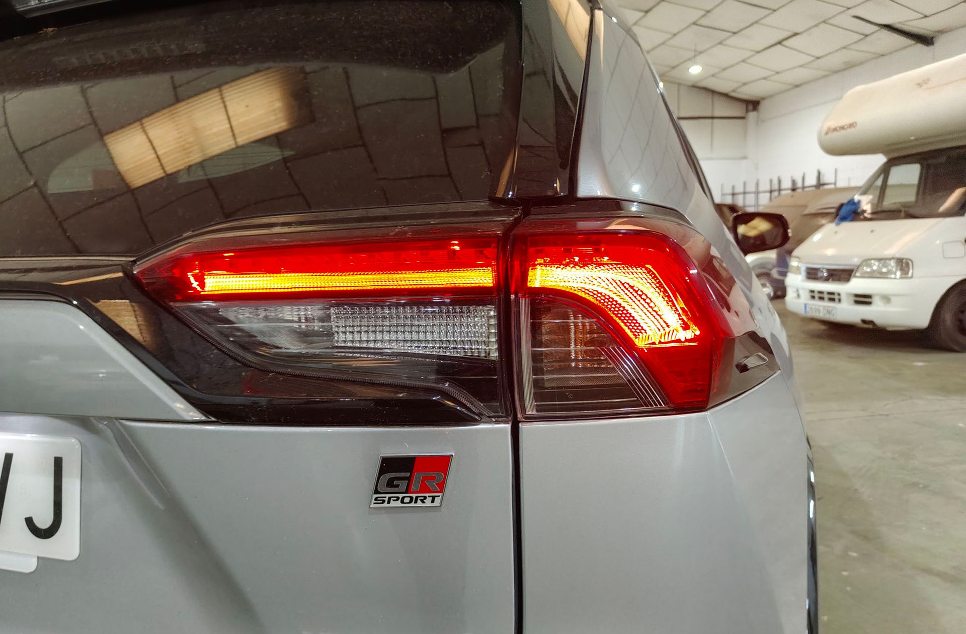 Toyota RAV4 2.5 220H GR-Sport Plus 4x4 e-CVT - foto 21