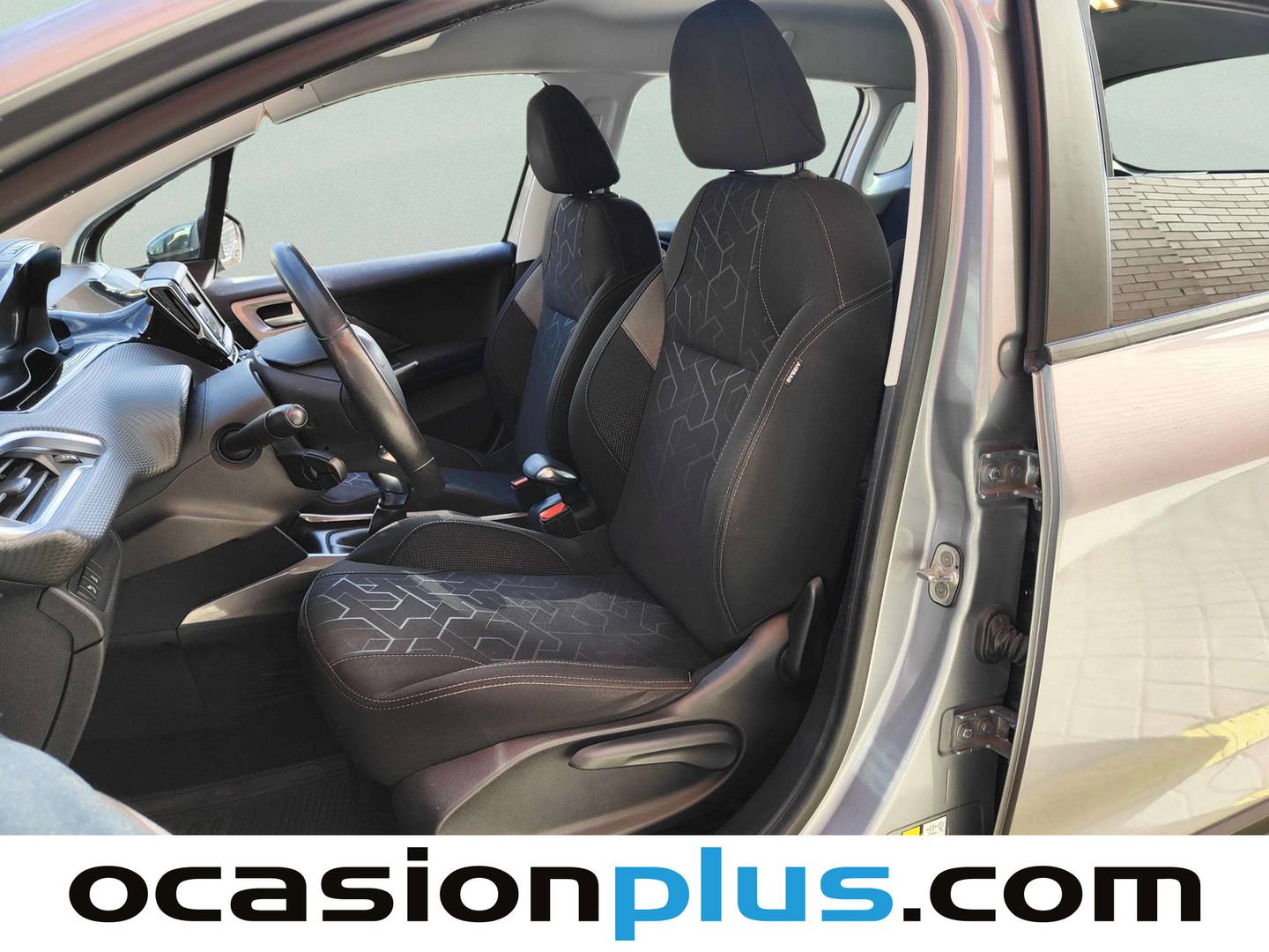 Foto asientos delanteros Peugeot 2008 Peugeot 2008 BlueHDi 100 Style (100 CV)