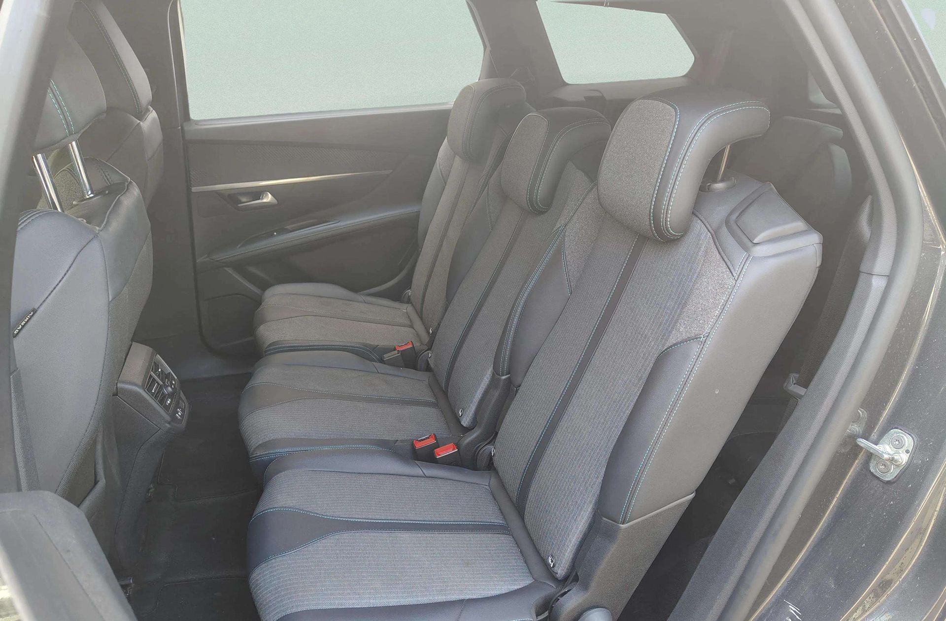 Peugeot 5008 1.2 Allure Pack eDCS6 - foto 13