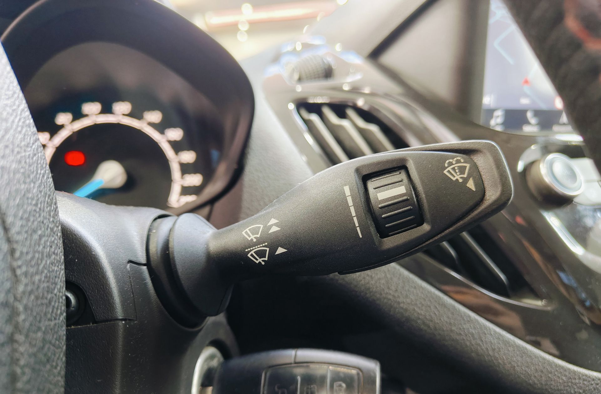 Ford Tourneo Courier 1.0 EcoBoost Sport - foto 28