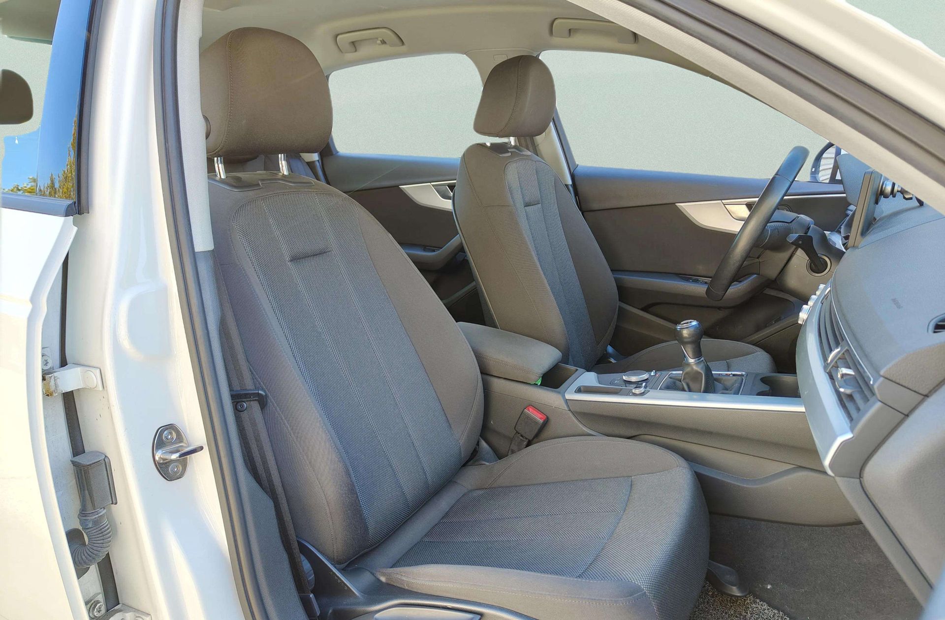 Audi A4 Advanced edition 2.0 TDI - foto 17