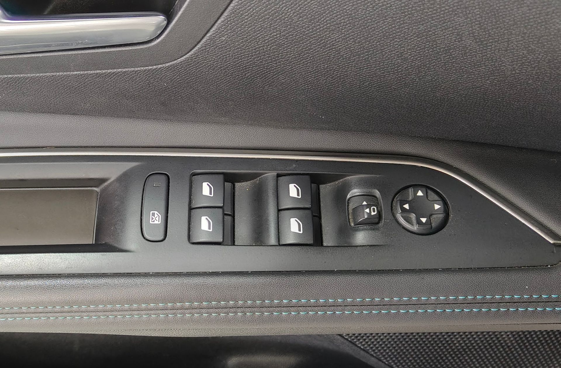 Peugeot 3008 PureTech 130 Allure Pack - foto 29