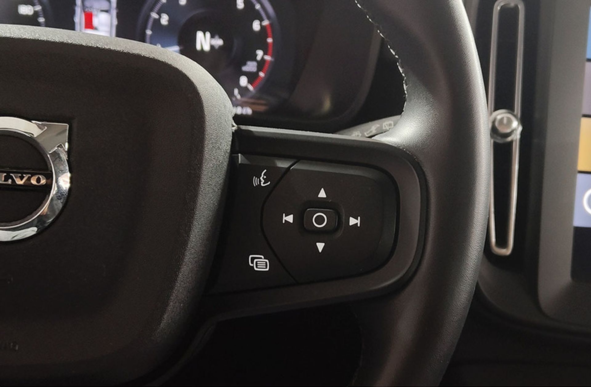 Volvo XC40 T2 Essential - foto 27