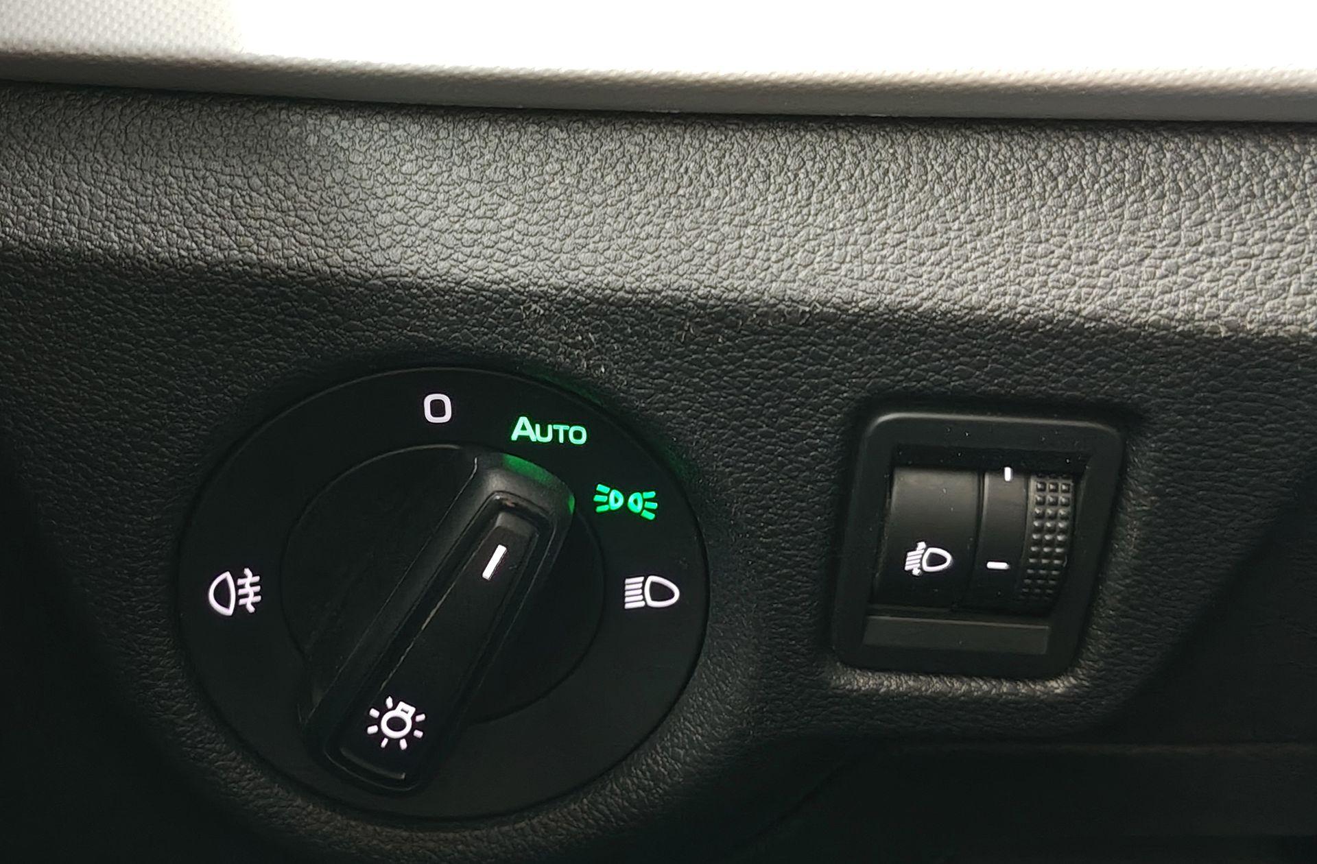 Škoda Kamiq 1.0 TSI Ambition - foto 24