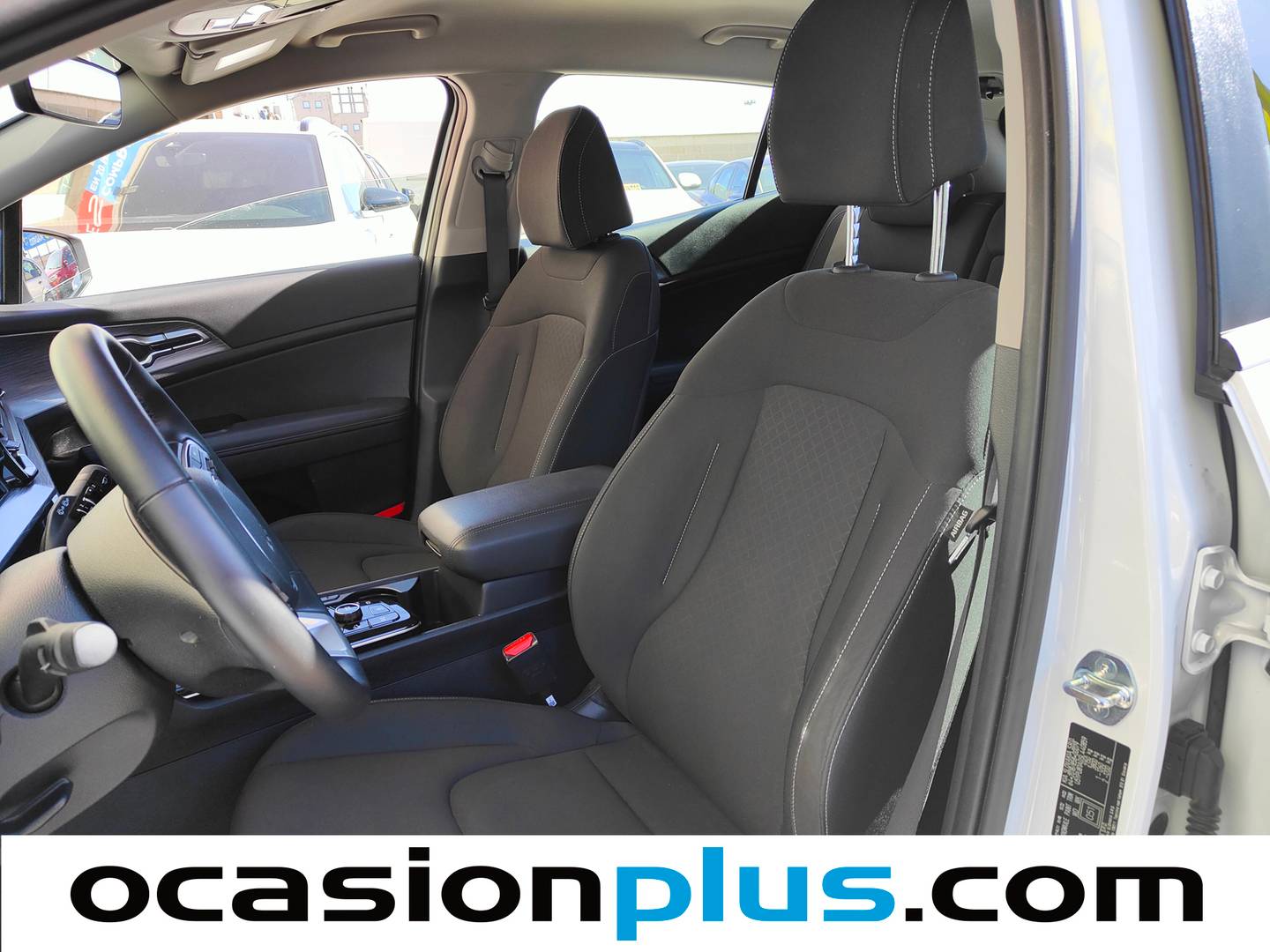 Foto asientos delanteros KIA Sportage Kia Sportage 1.6 CRDi MHEV Business 4x2 DCT (136 CV)
