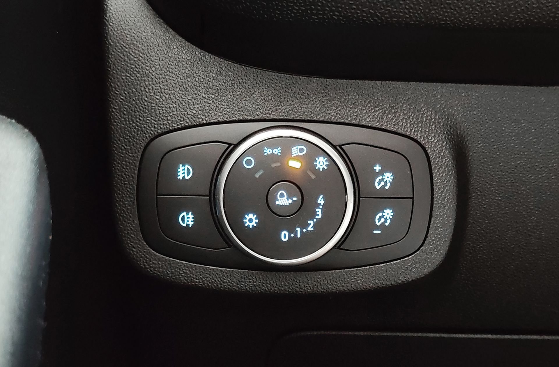 Ford Fiesta 1.0 EcoBoost Trend+ - foto 24