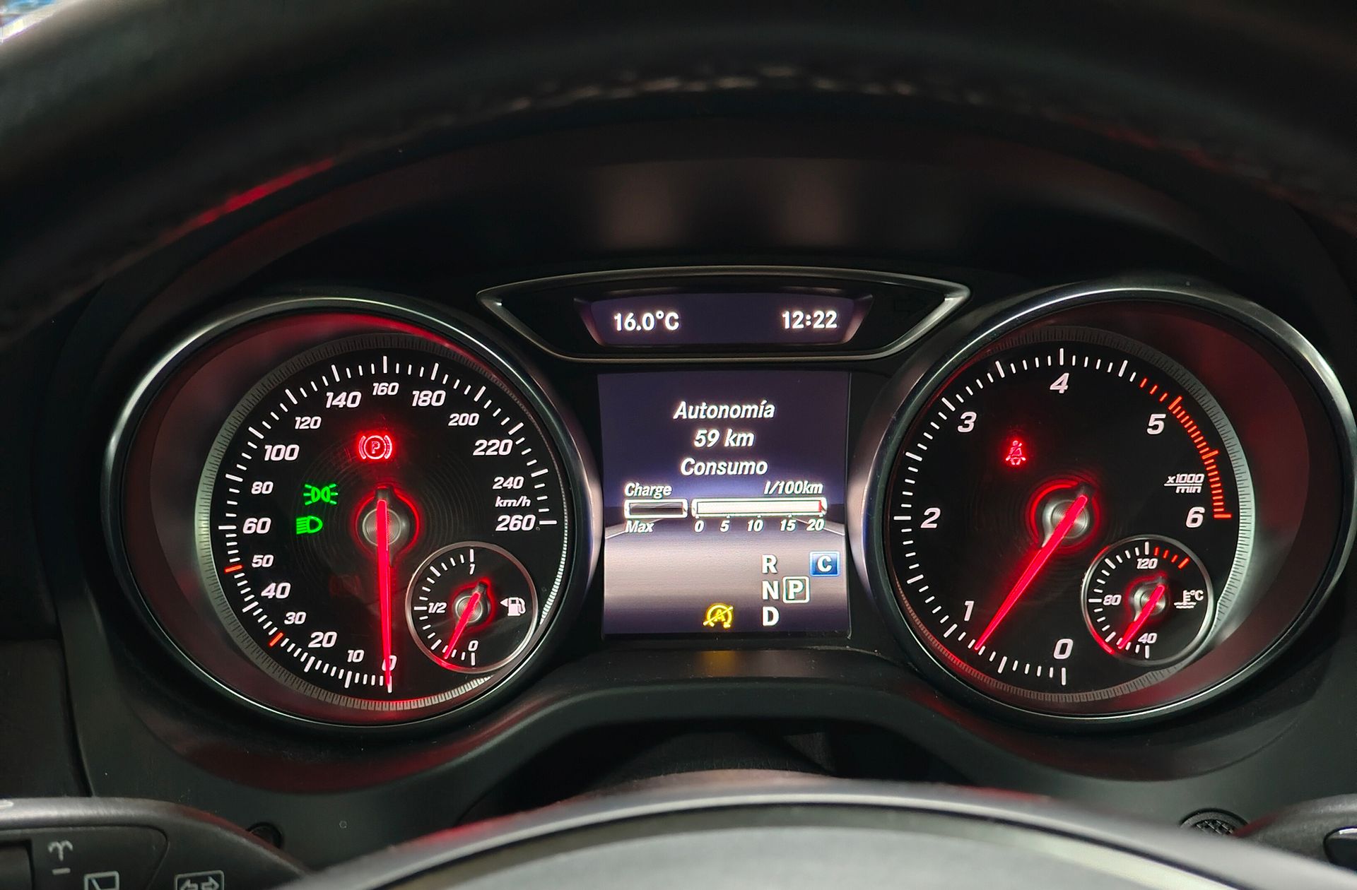 Mercedes-Benz GLA 200 d - foto 22