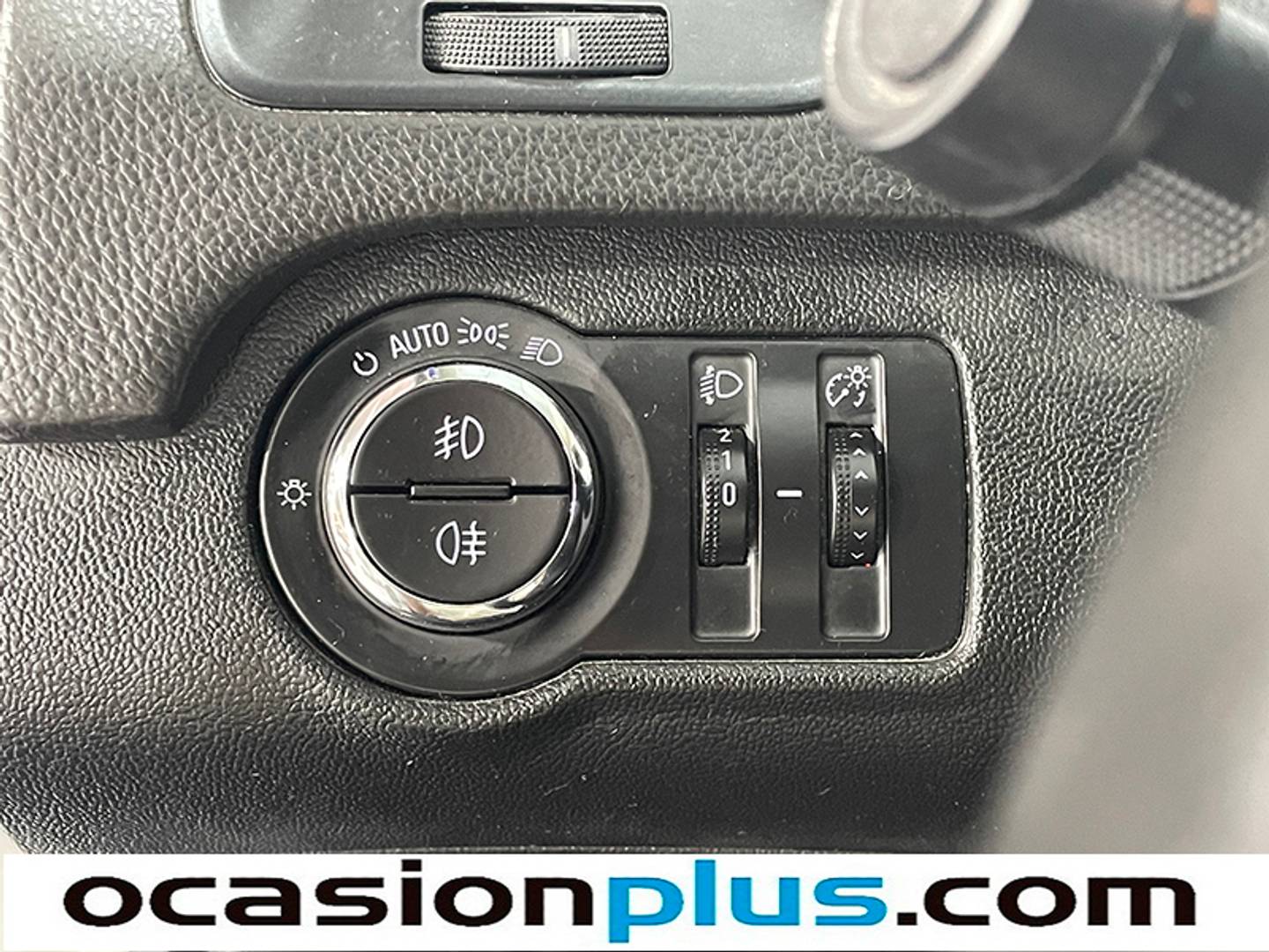 Foto Opel Insignia Opel Insignia 1.6 CDTI Selective Auto (136 CV)