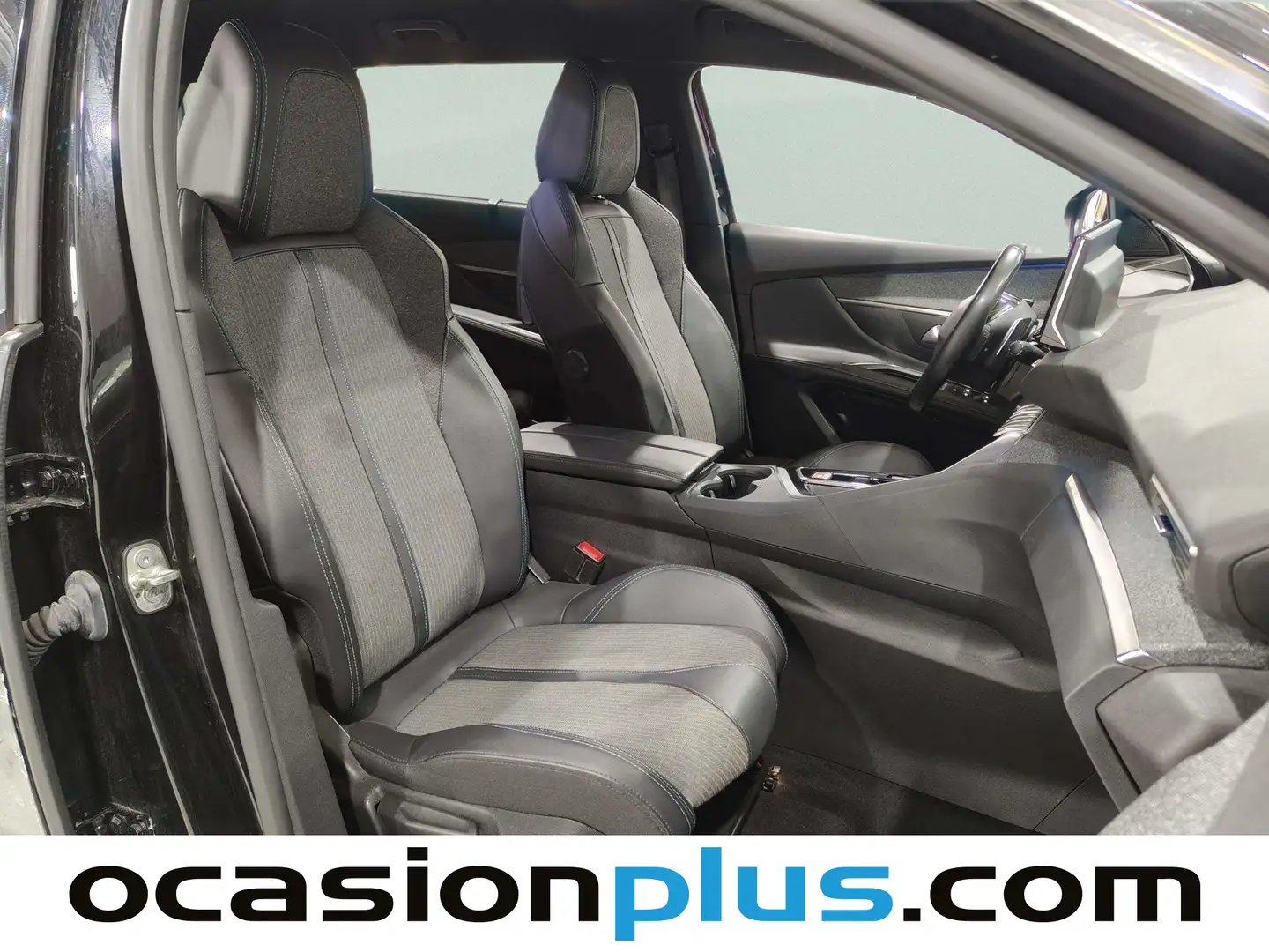 Foto Peugeot 5008 Peugeot 5008 PureTech 130 S&S Allure Pack EAT8  (130 CV) 7 Plazas