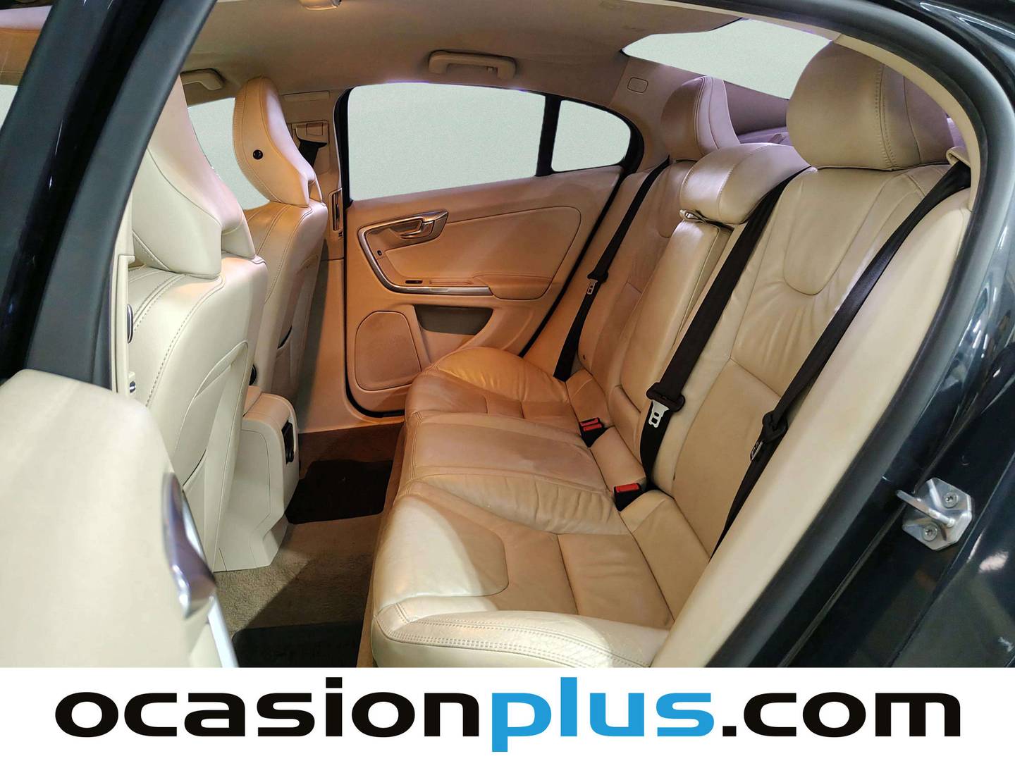 Foto asientos traseros Volvo S60 Volvo S60 D4 Momentum Auto (163 CV)