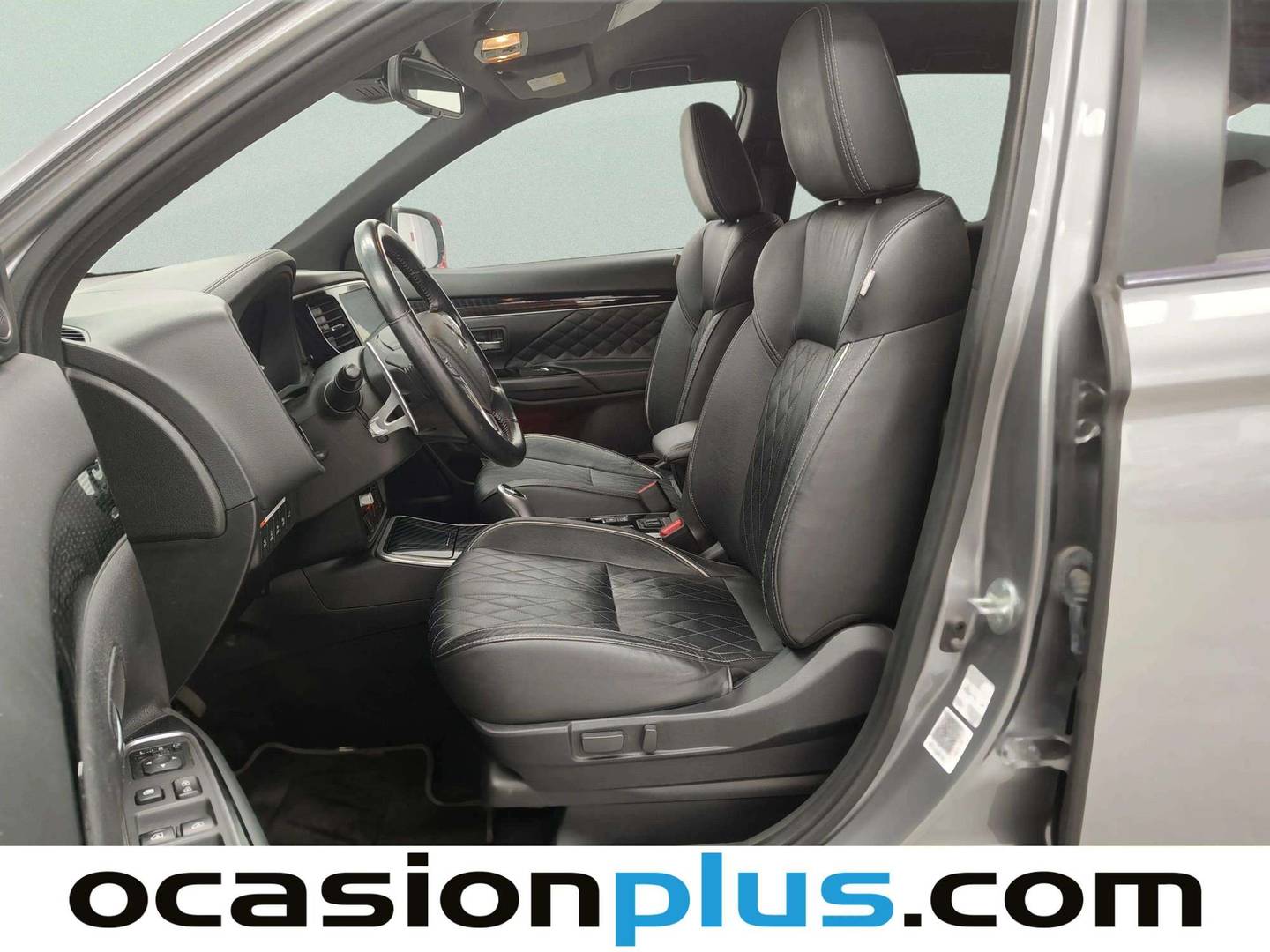 Foto asientos delanteros Mitsubishi Outlander Mitsubishi Outlander 2.4 PHEV Kaiteki 4WD Auto (224 CV)