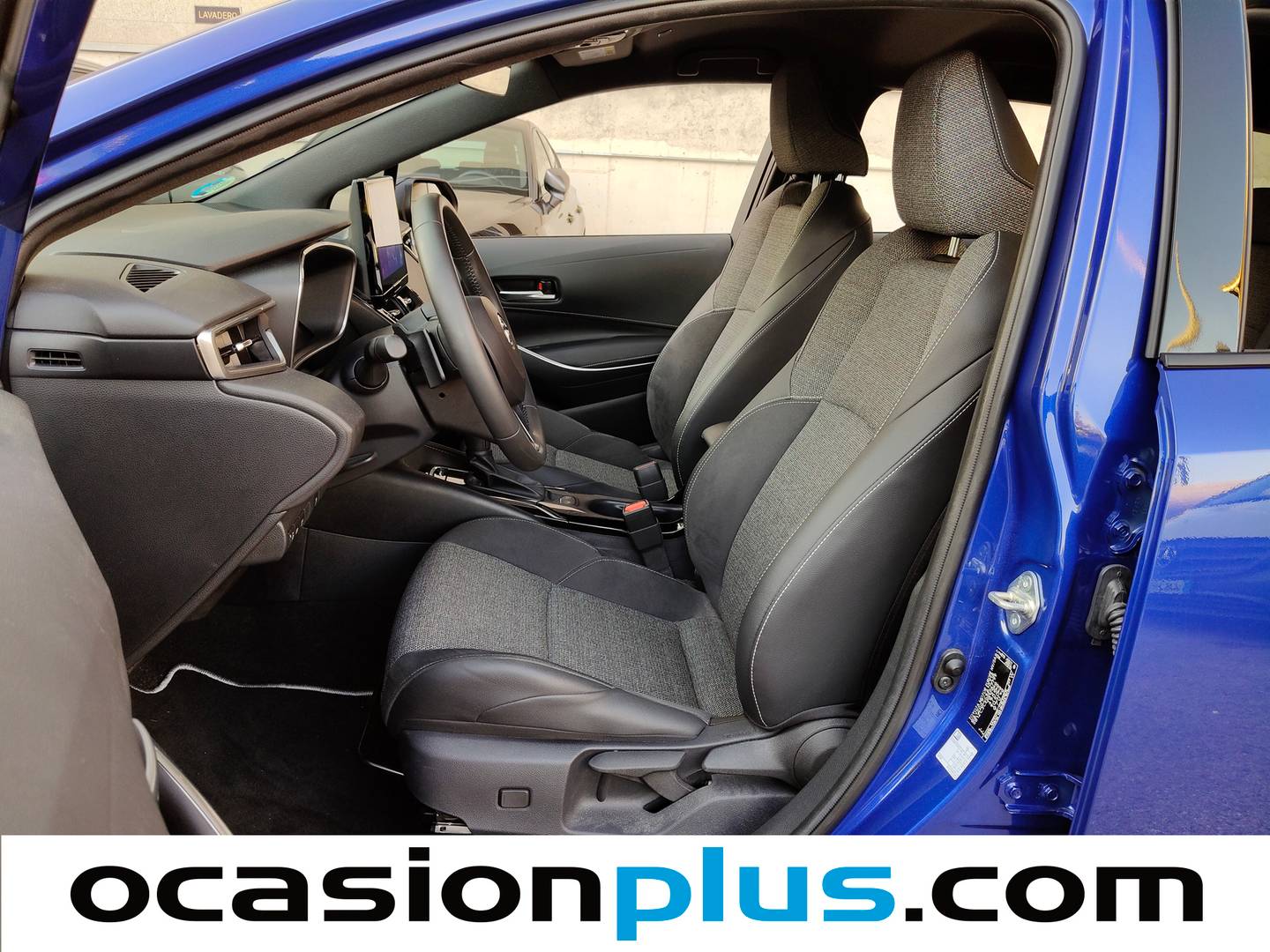 Foto asientos delanteros Toyota Corolla Toyota Corolla Touring Sports 200H Style (196 CV)