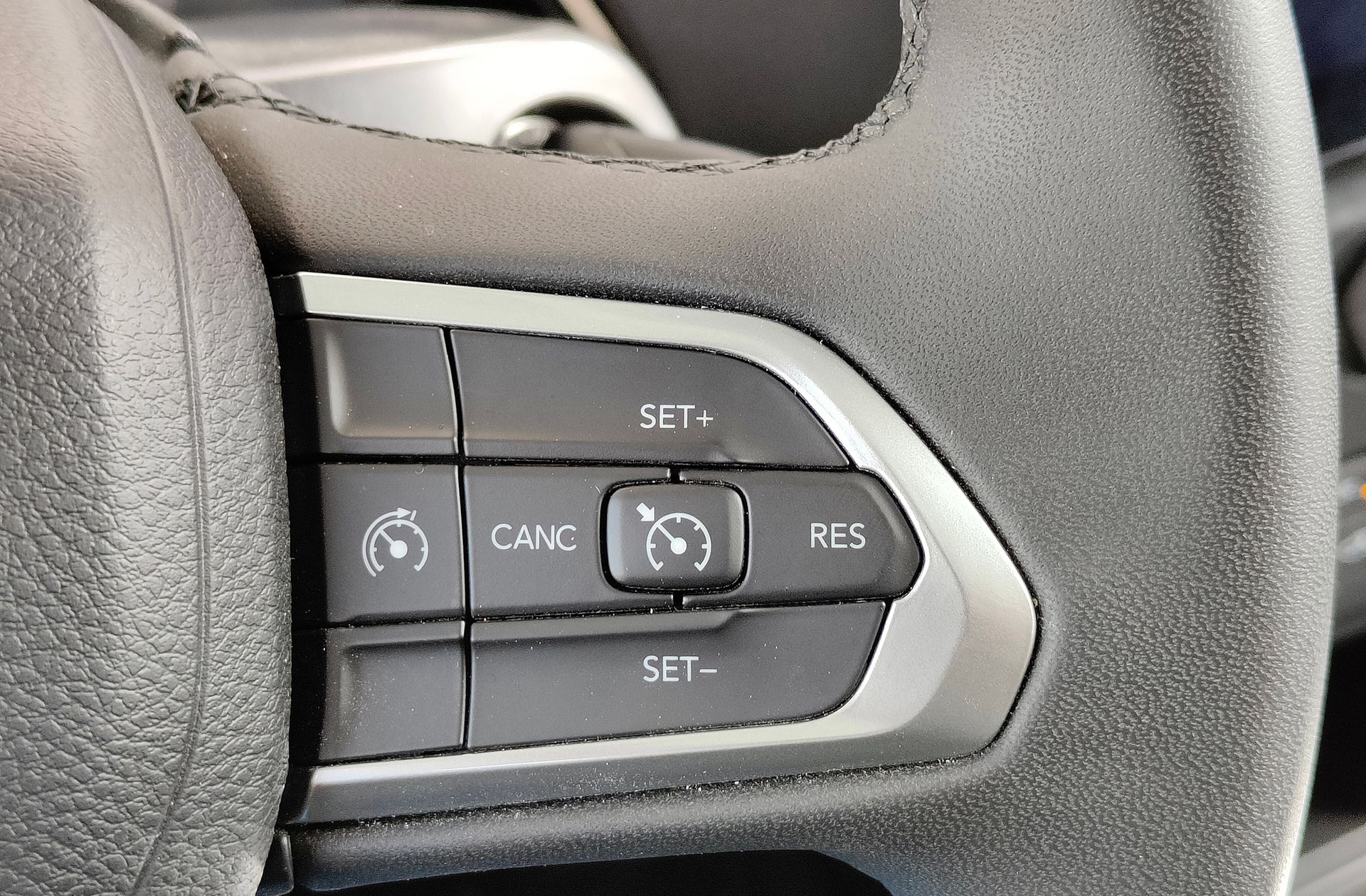 Jeep Renegade eHybrid 1.5 Limited ATX - foto 26