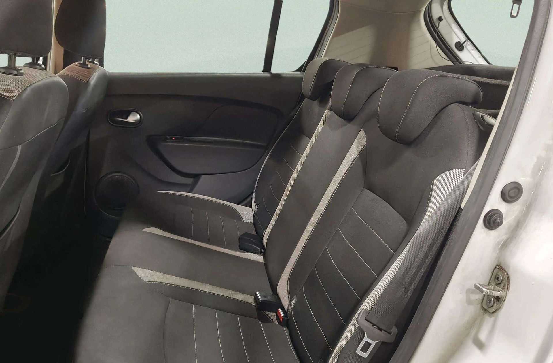 Dacia Sandero Stepway Comfort TCe - foto 10