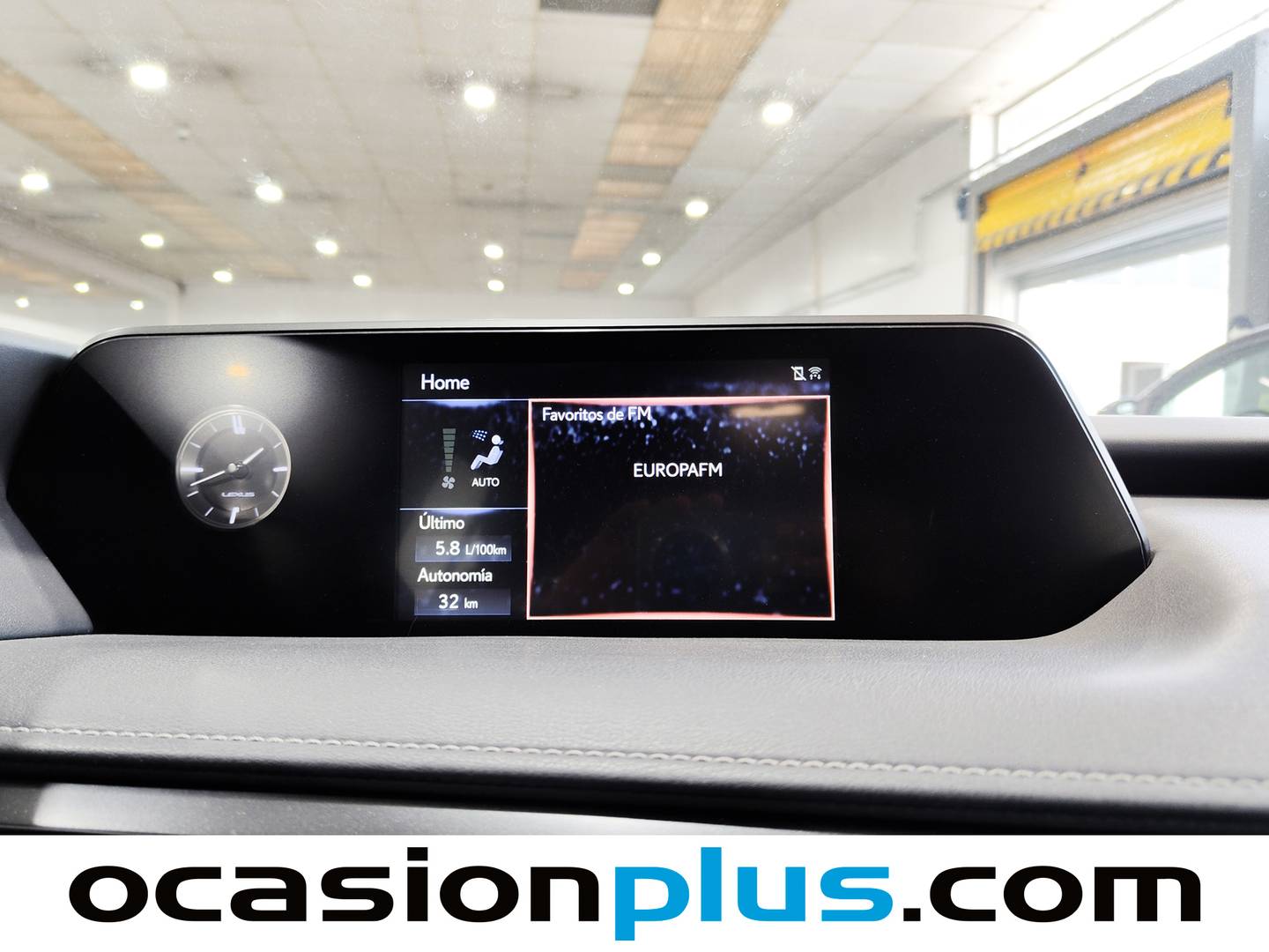 Foto Lexus UX Lexus UX 250h Business 2WD (184 CV)