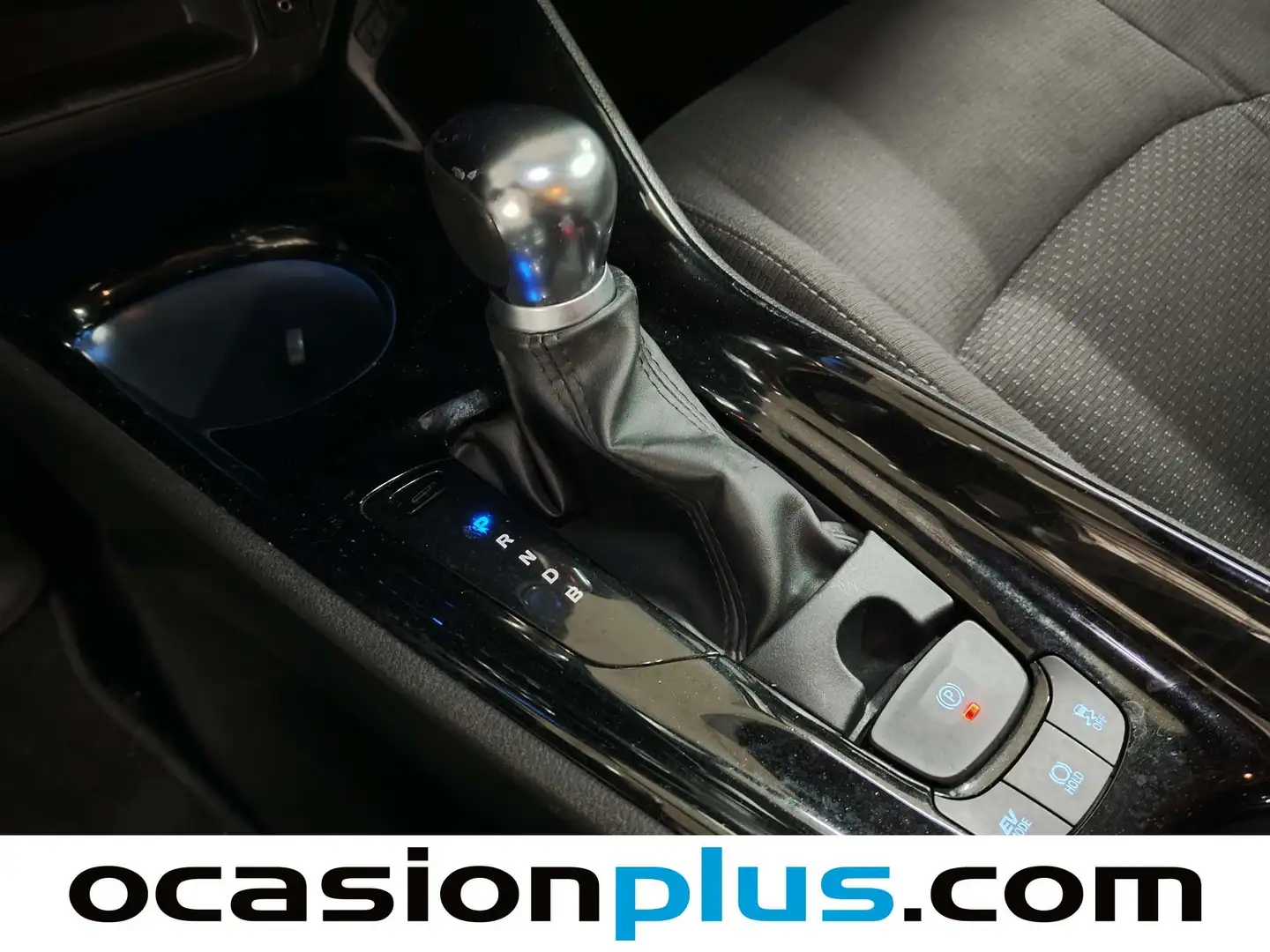 Foto Toyota C-HR Toyota C-HR 1.8 125H Advance (122 CV)