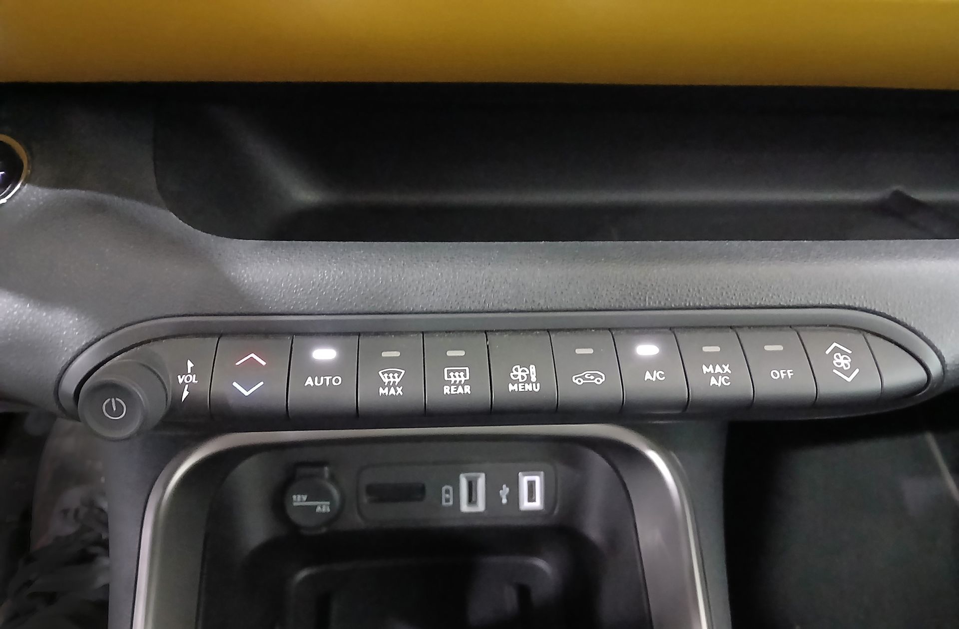 Jeep Avenger 1.2 G Summit - foto 31
