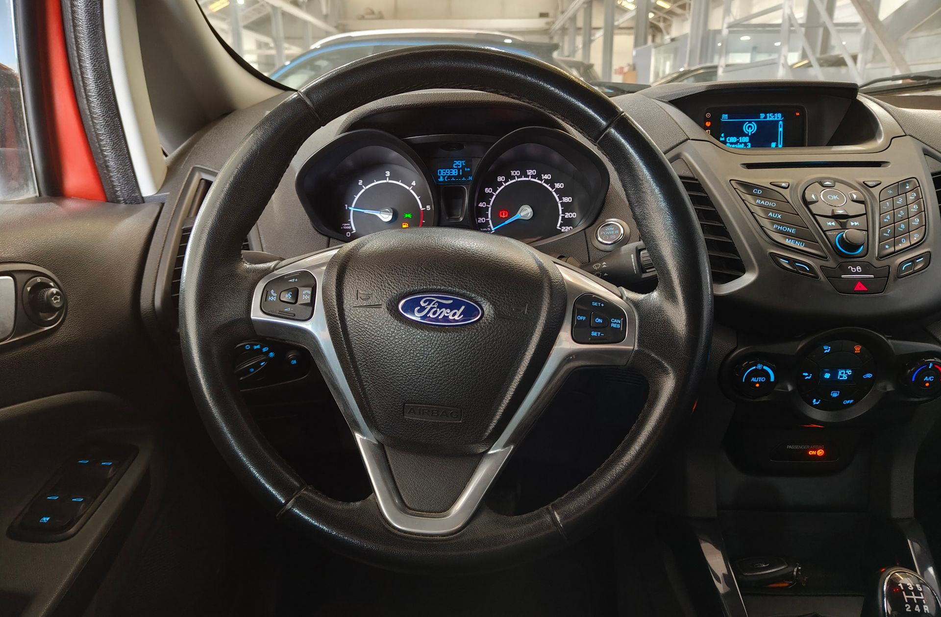 Ford EcoSport 1.5 TDCi Titanium - foto 19
