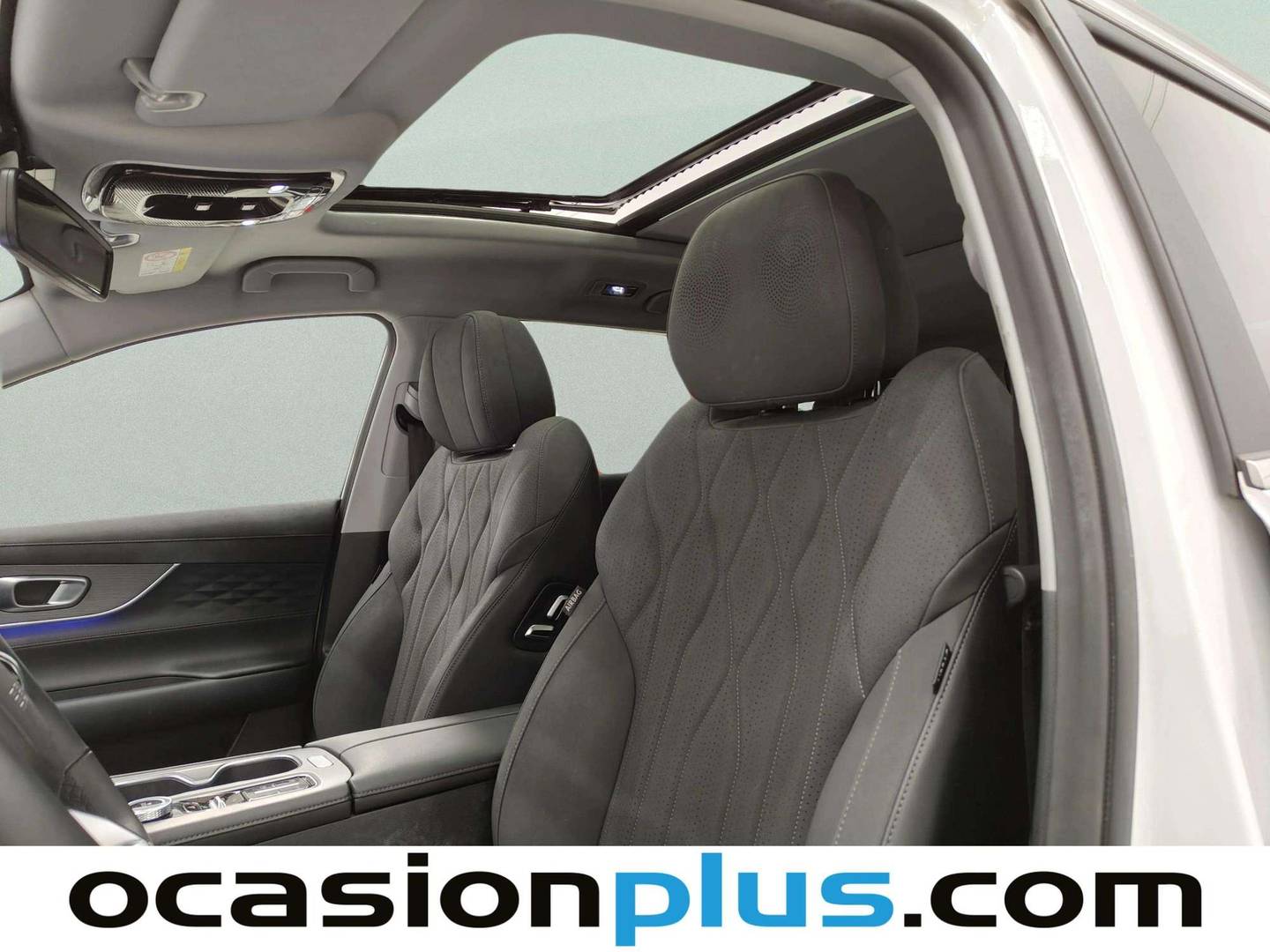 Extras y acabados del EBRO S800 EBRO S800 1.6 TGDI Luxury DCT (147 CV) 7 Plazas