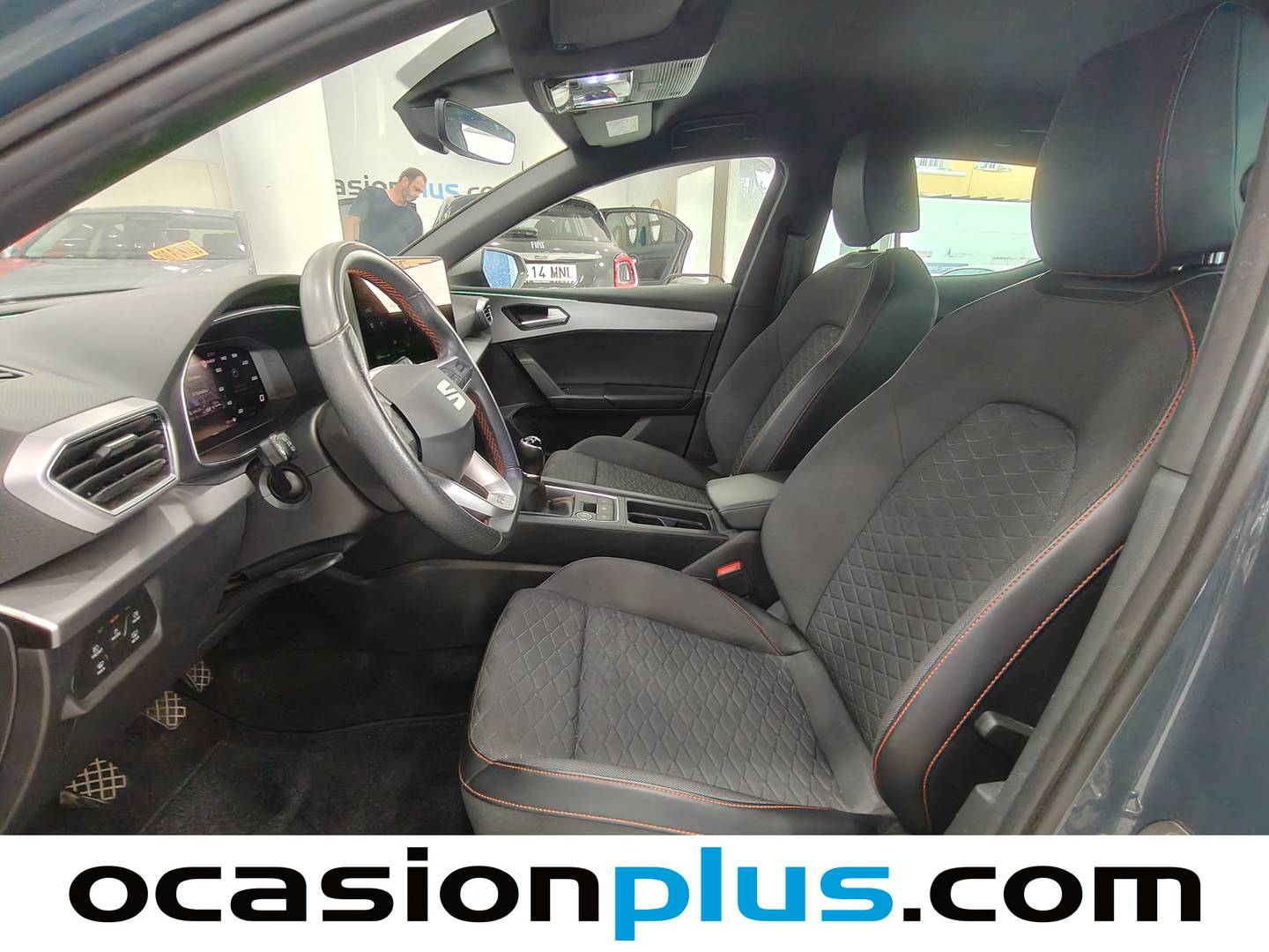Foto asientos delanteros Seat León Seat León 1.5 TSI S&S FR 25 Aniversario (116 CV)
