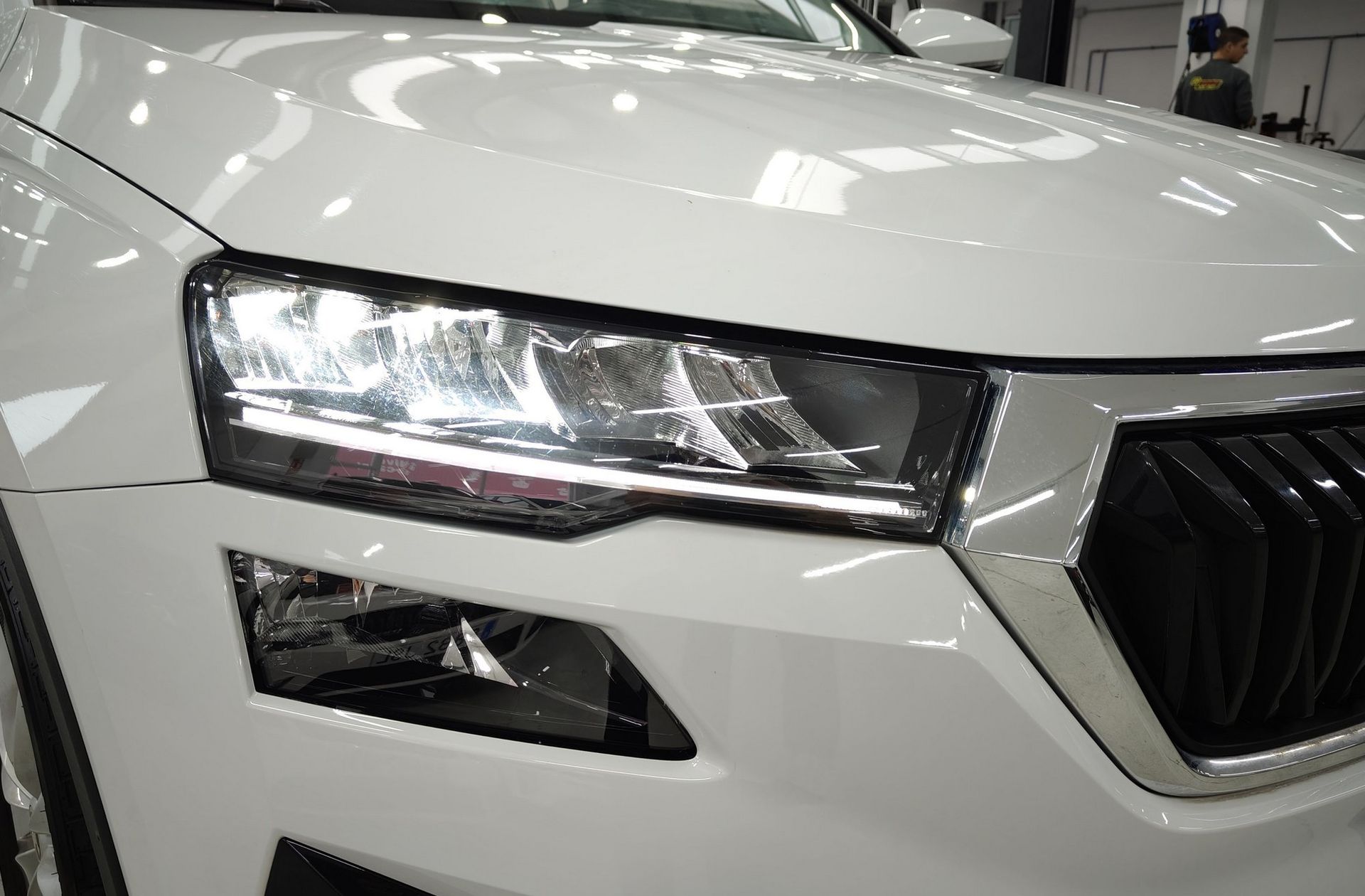 Škoda Karoq 2.0 TDI Selection - foto 17