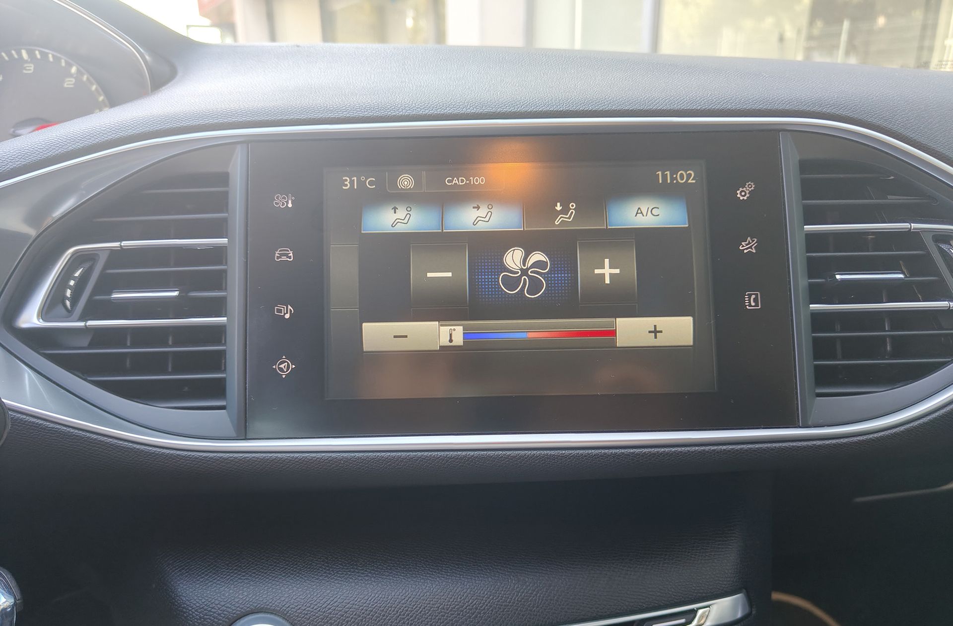 Peugeot 308 1.6 BlueHDi Business Line - foto 27