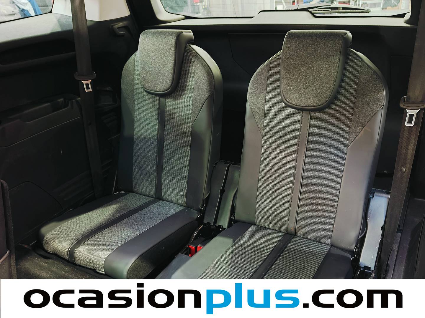 Foto asientos delanteros Peugeot 5008 Peugeot 5008 PureTech 130 S&S Allure (130 CV) 7 Plazas