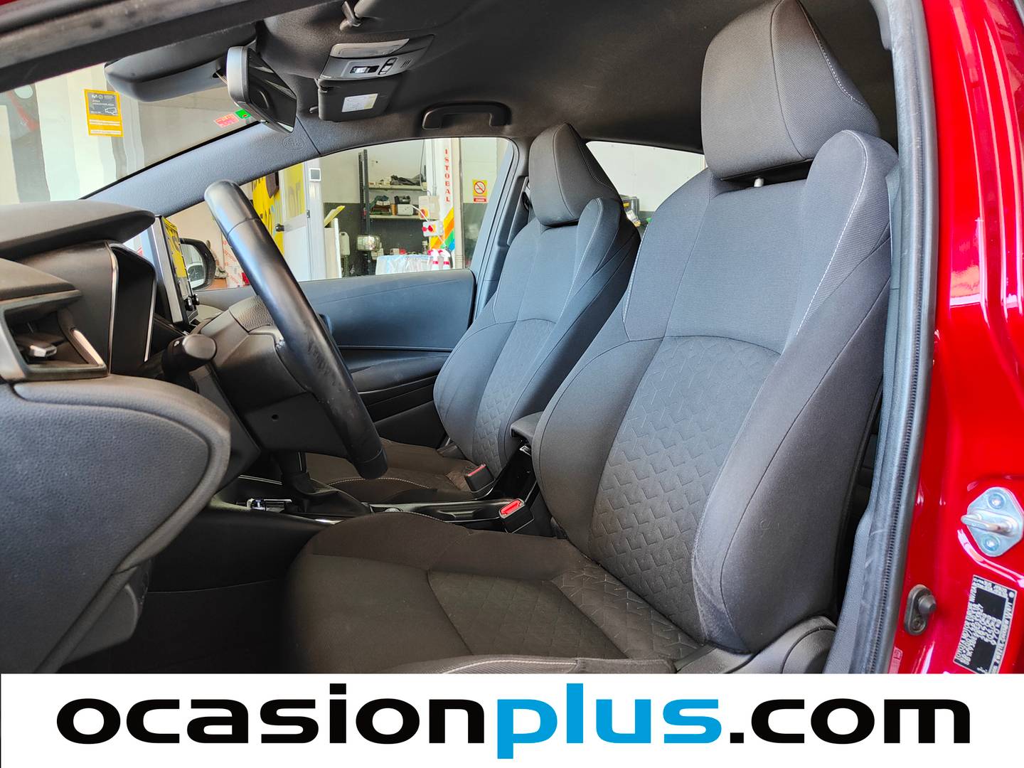 Foto asientos delanteros Toyota Corolla Toyota Corolla 1.8 125 Híbrido Active Tech E-CVT (122 CV)