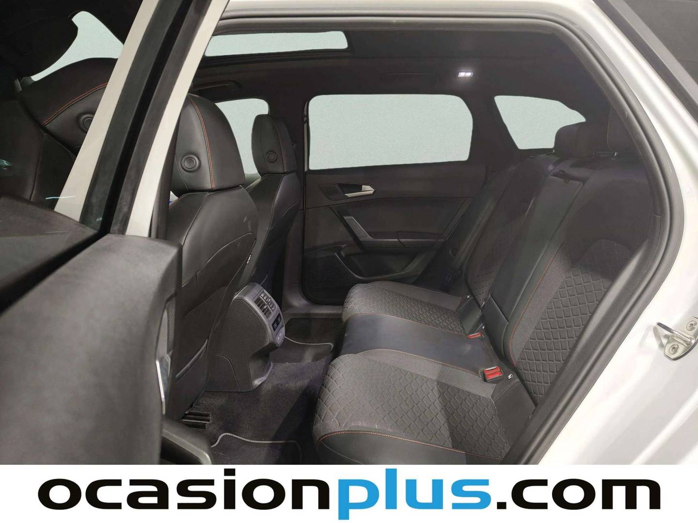 Foto asientos traseros Seat León Seat León ST 1.5 eTSI S&S FR Go XL DSG (150 CV)