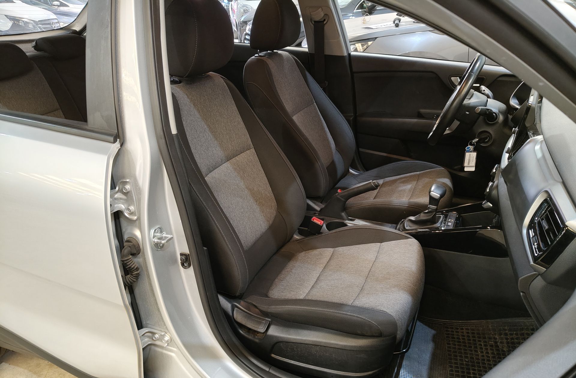Kia Stonic 1.0 T-GDi Drive - foto 17