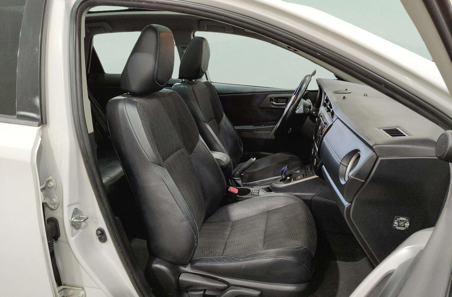 Toyota Auris Hybrid Advance - foto 18