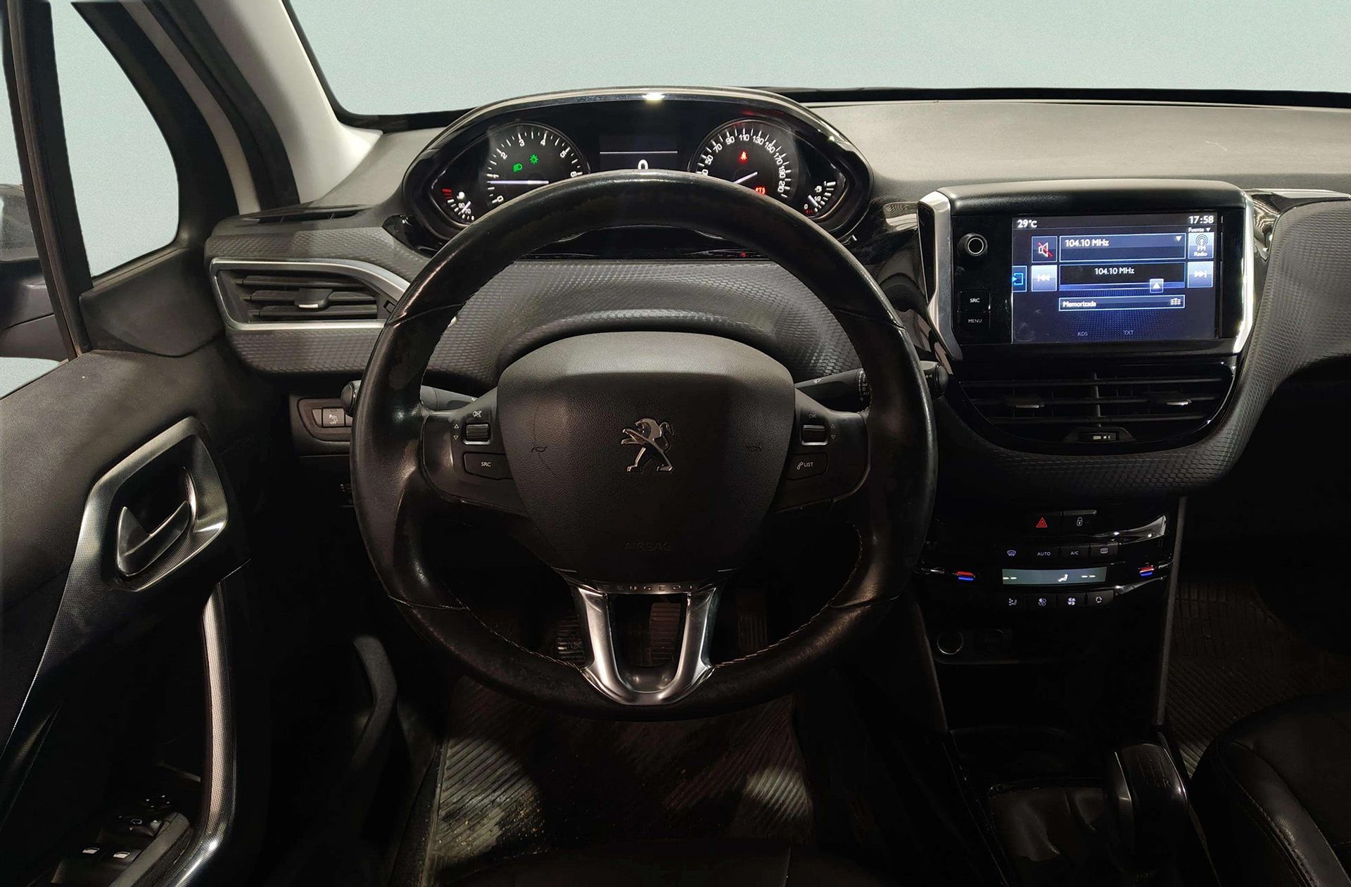 Peugeot 2008 PureTech 110 Allure - foto 18
