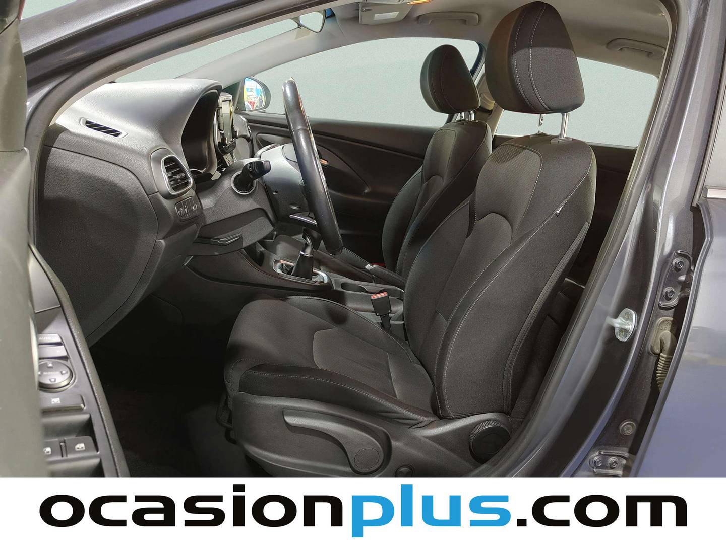 Foto asientos delanteros Hyundai i30 Hyundai i30 1.6 CRDI Tecno (110 CV)