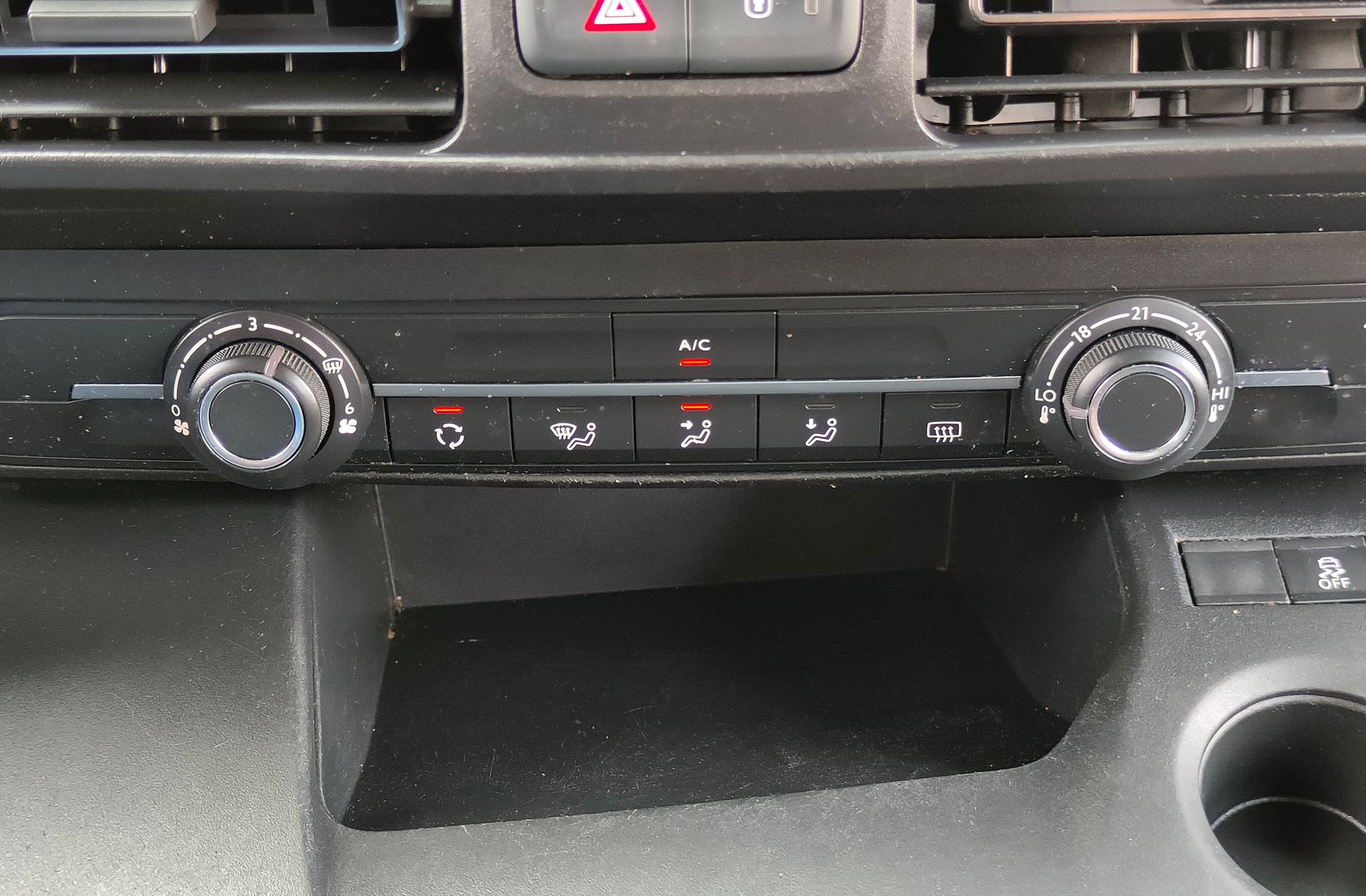 Opel Combo 1.5 TD Selective L - foto 31