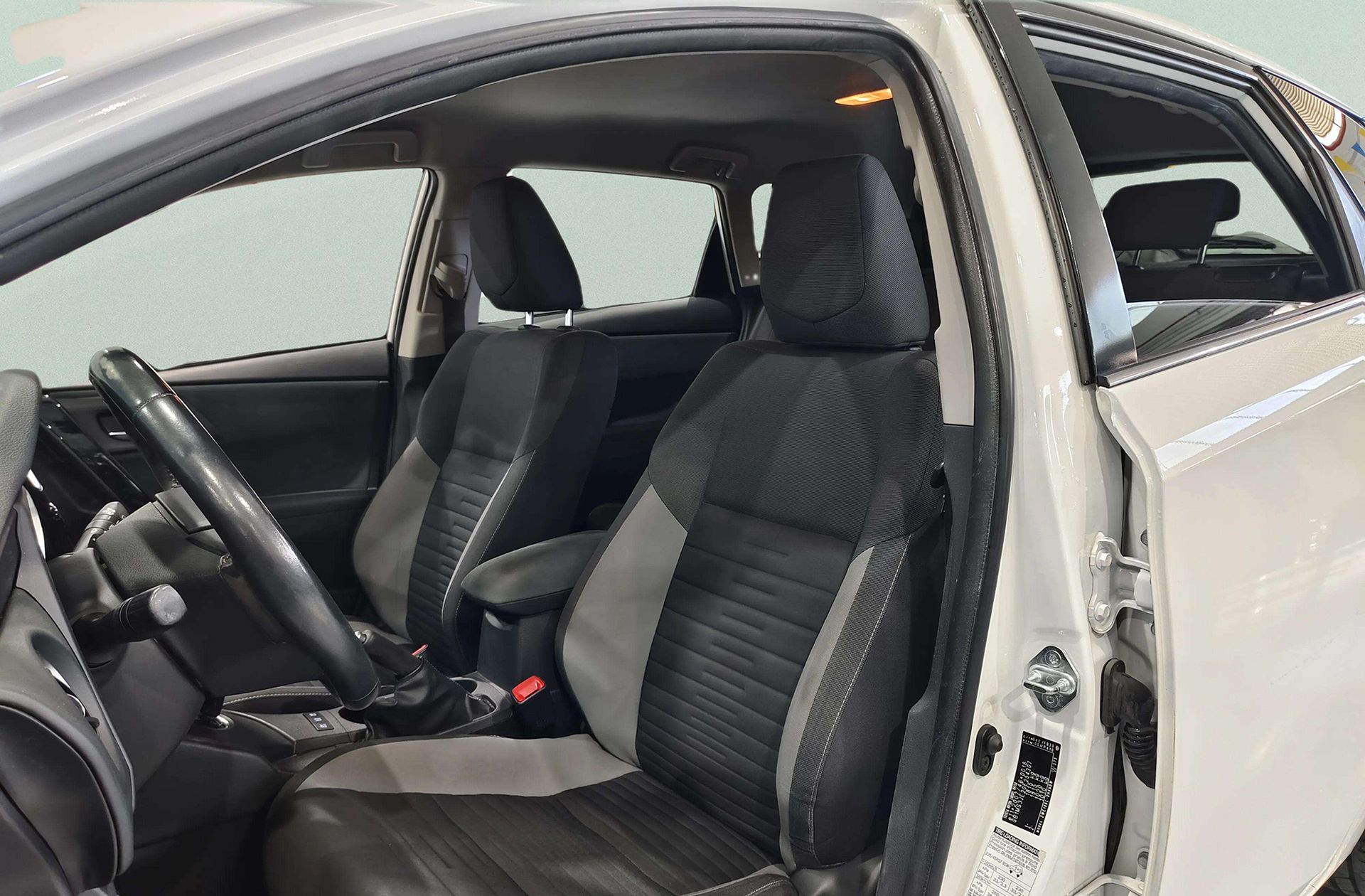Toyota Auris 1.8 140H Hybrid Feel! - foto 8