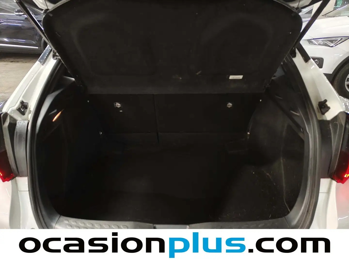 Foto Toyota C-HR Toyota C-HR 1.8 125H Advance (122 CV)